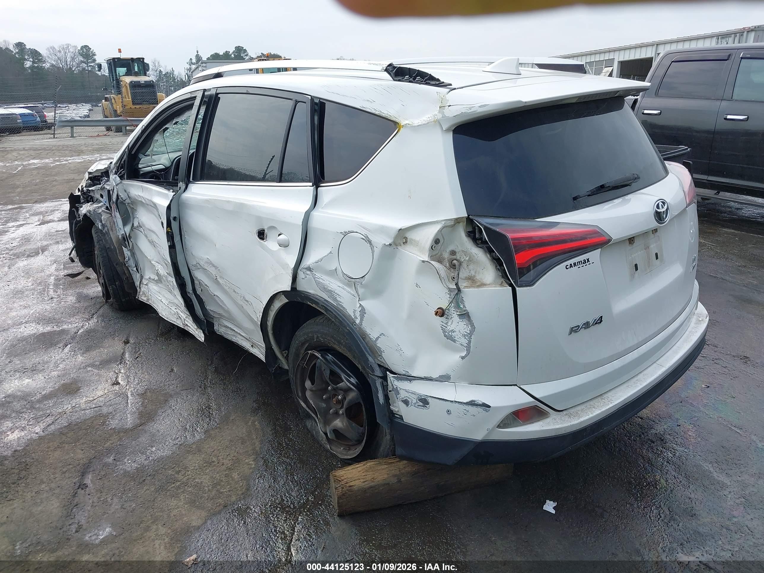 TOYOTA RAV4 image 3