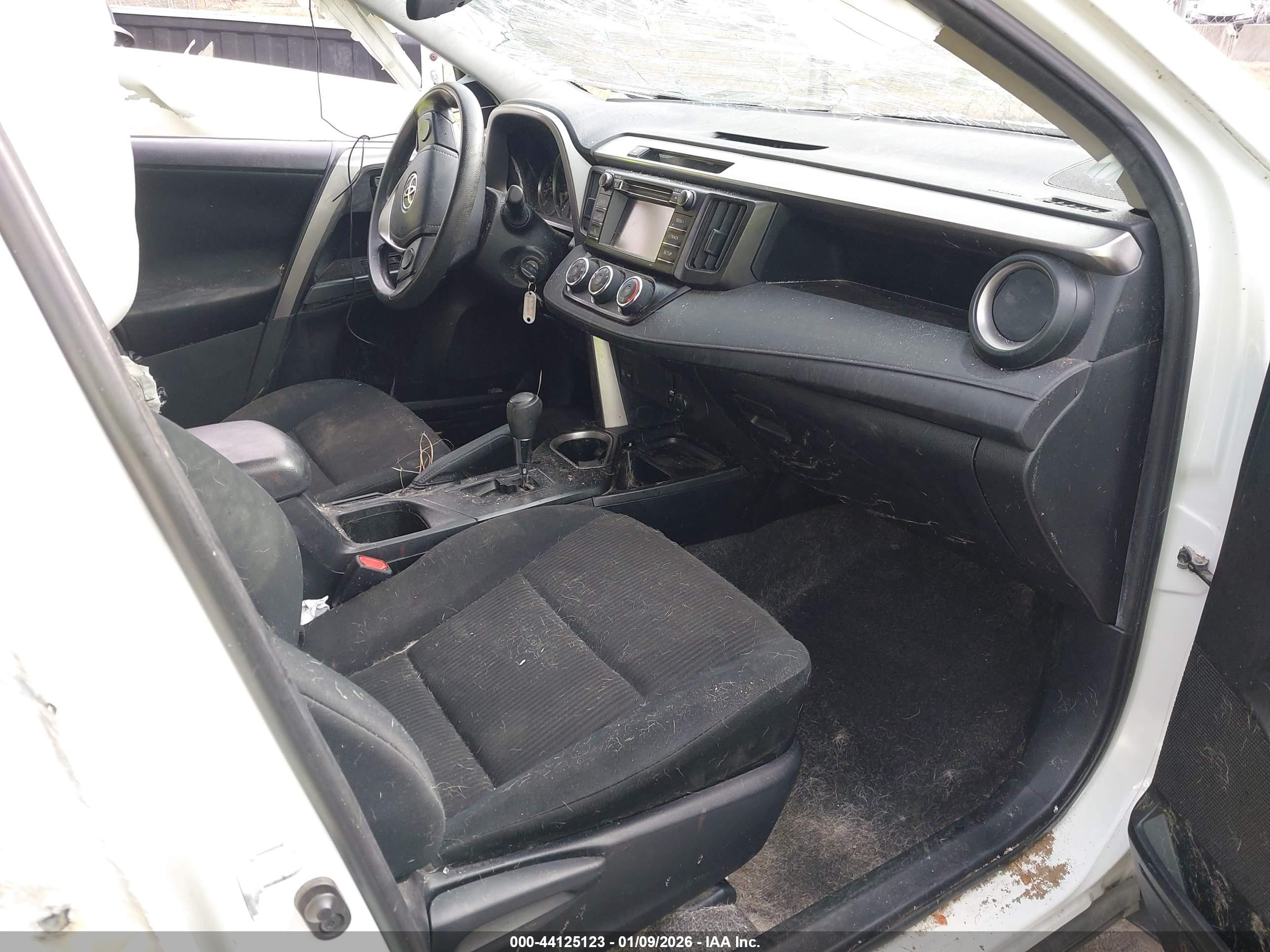 TOYOTA RAV4 image 5