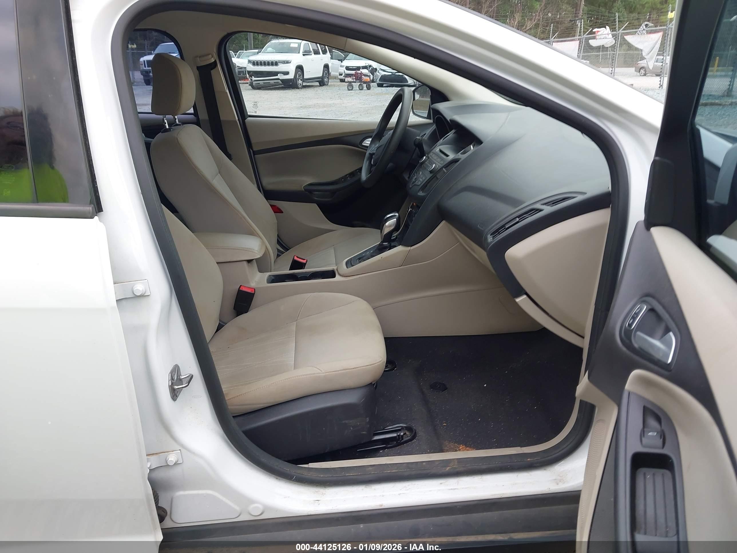 FORD FOCUS image 5