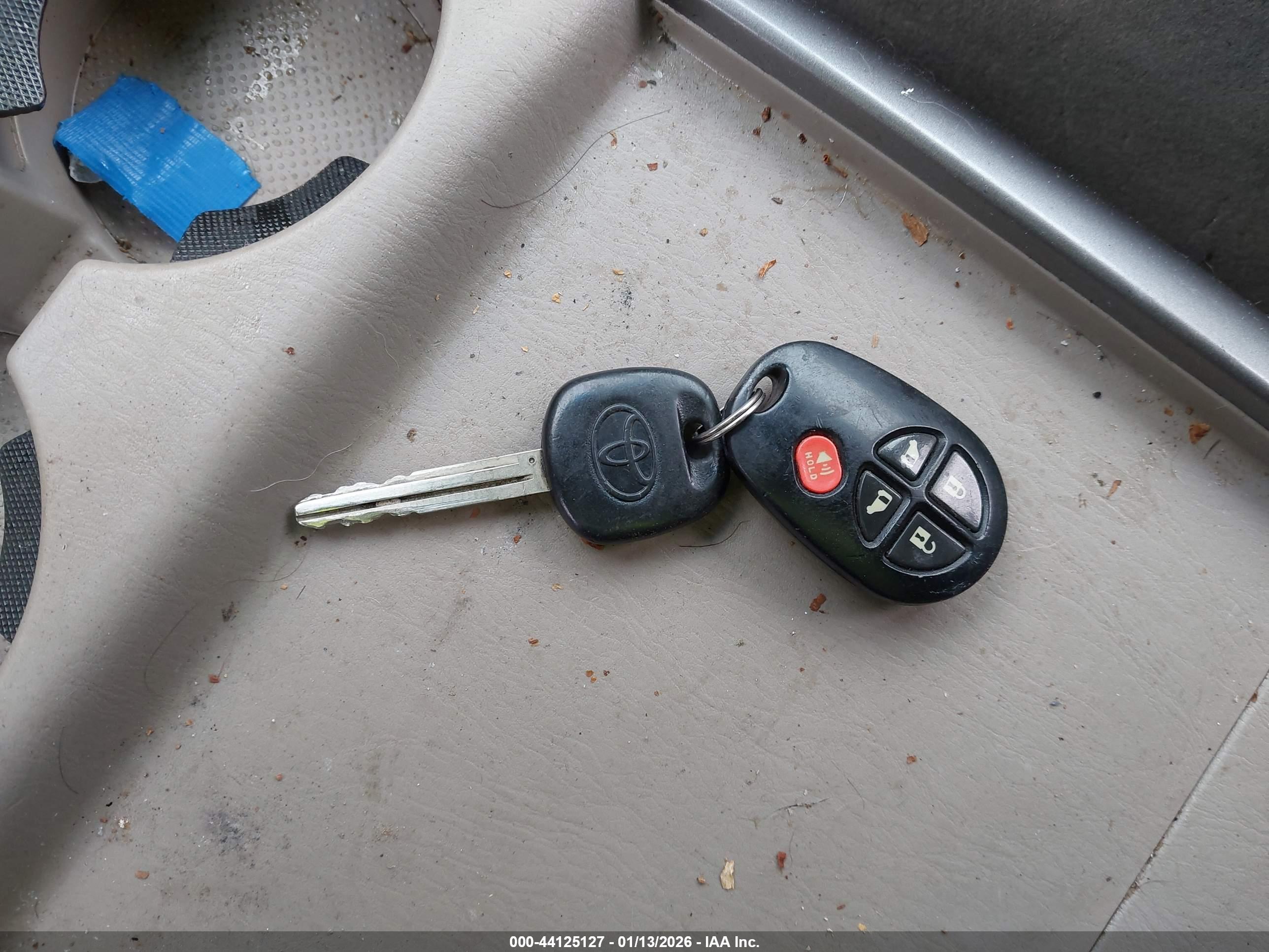 TOYOTA SIENNA image 11