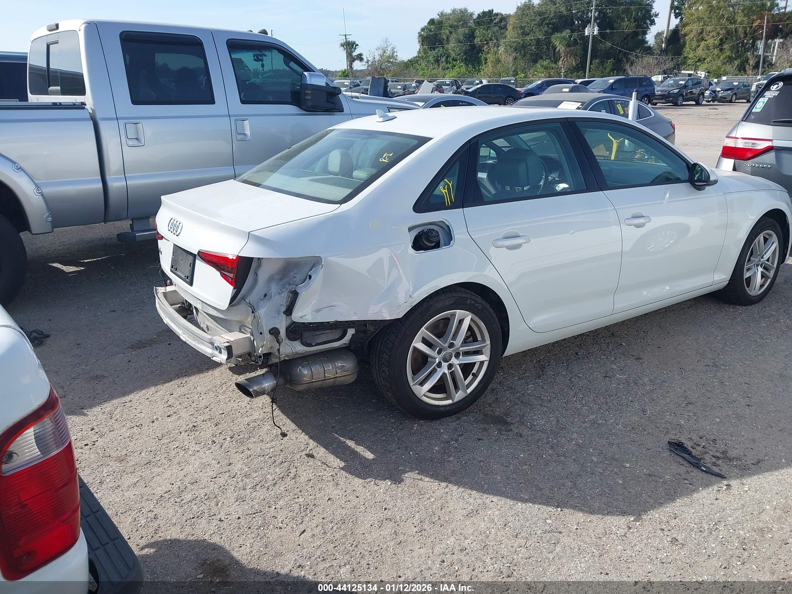 AUDI A4 image 4