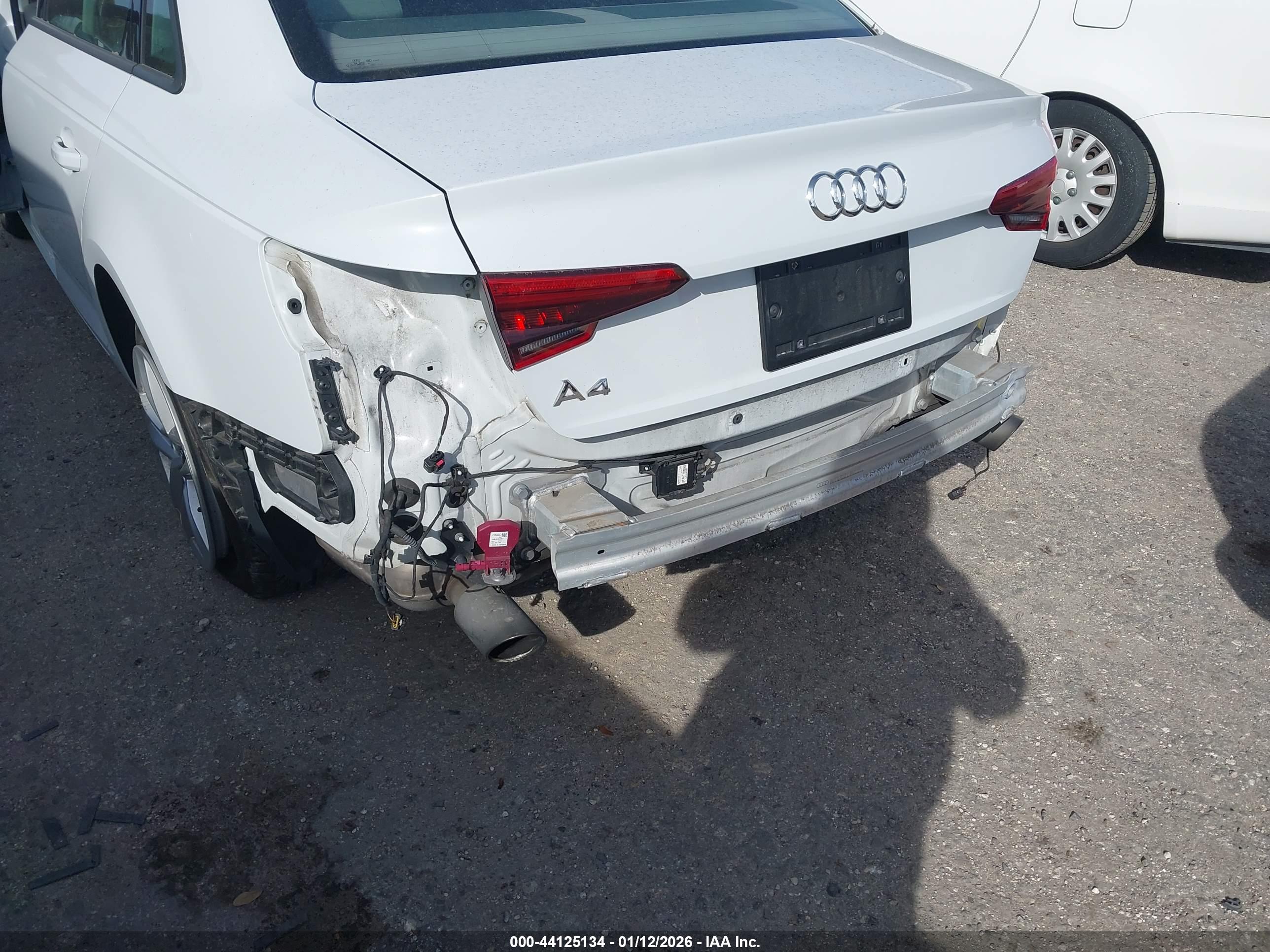 AUDI A4 image 6
