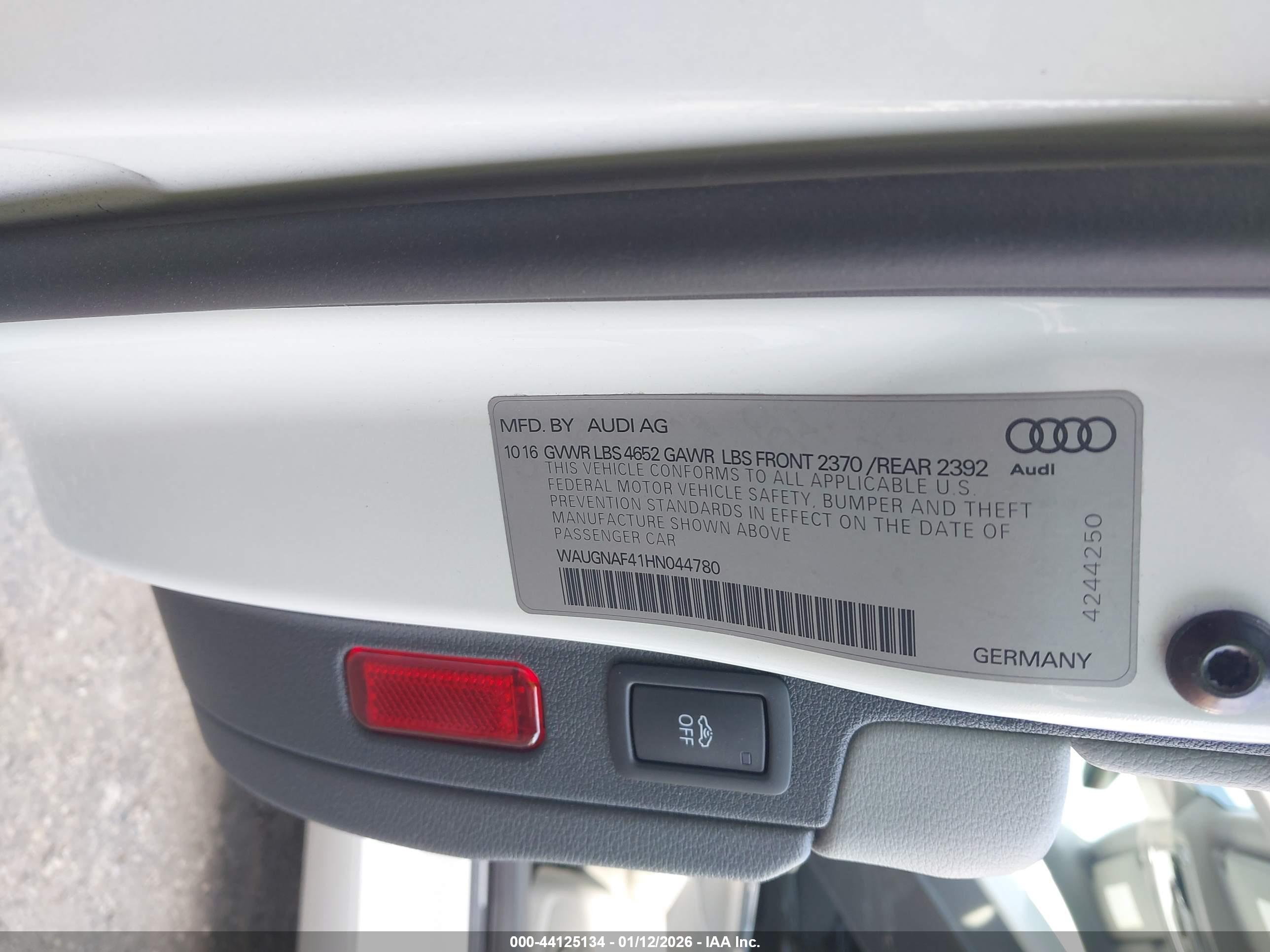 AUDI A4 image 9