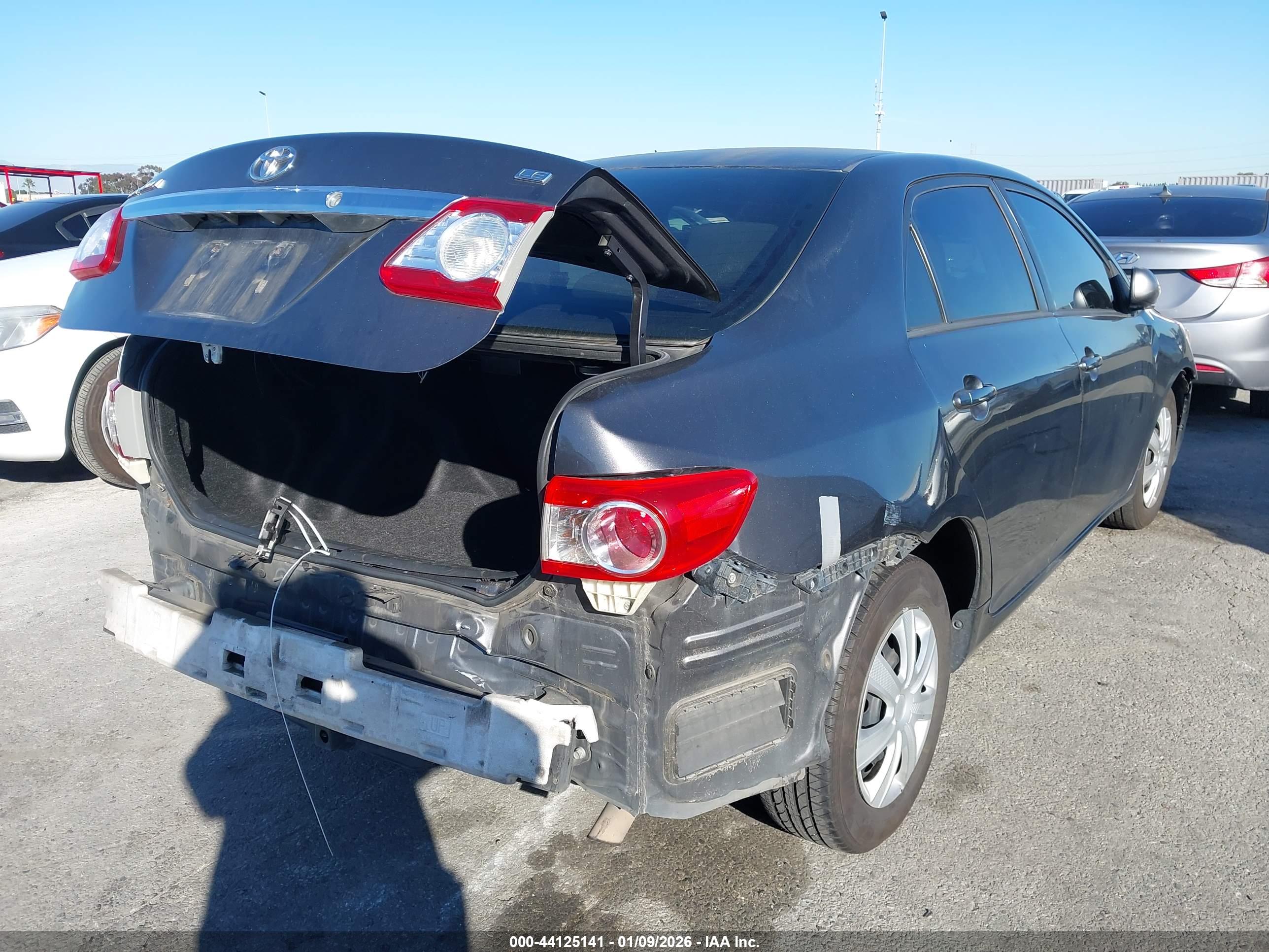 TOYOTA COROLLA image 4