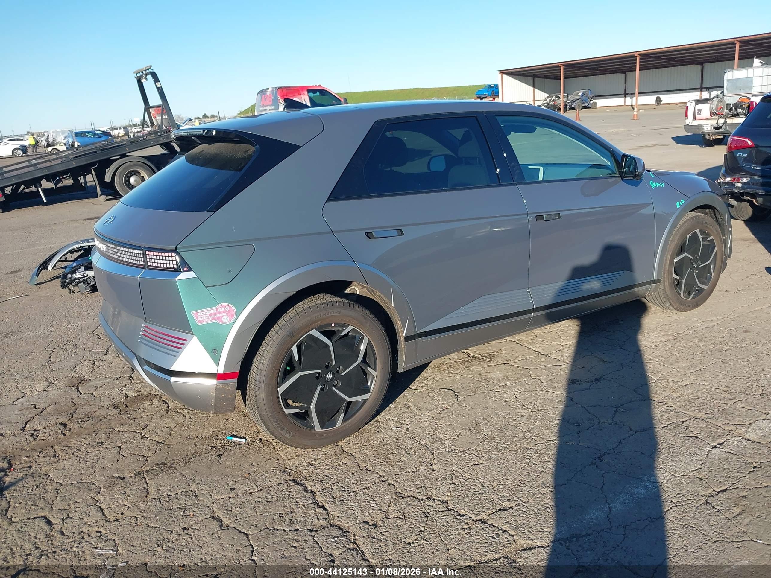 HYUNDAI IONIQ image 4