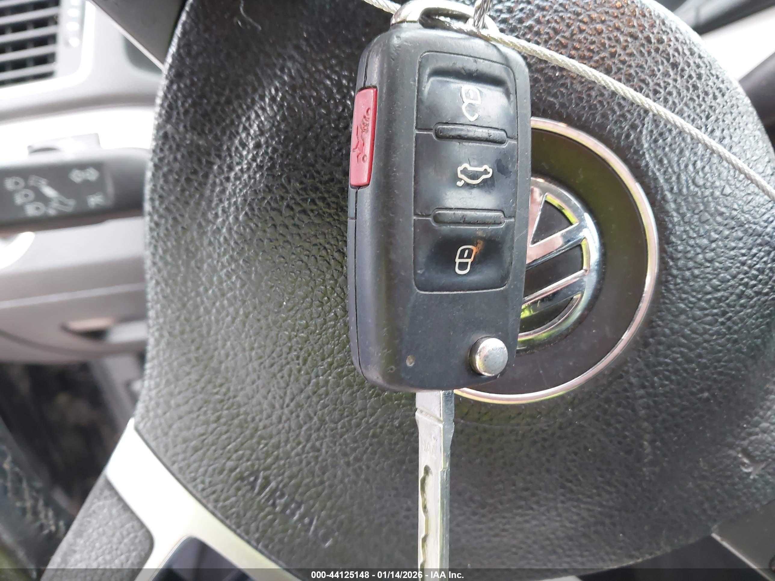 VOLKSWAGEN PASSAT image 11