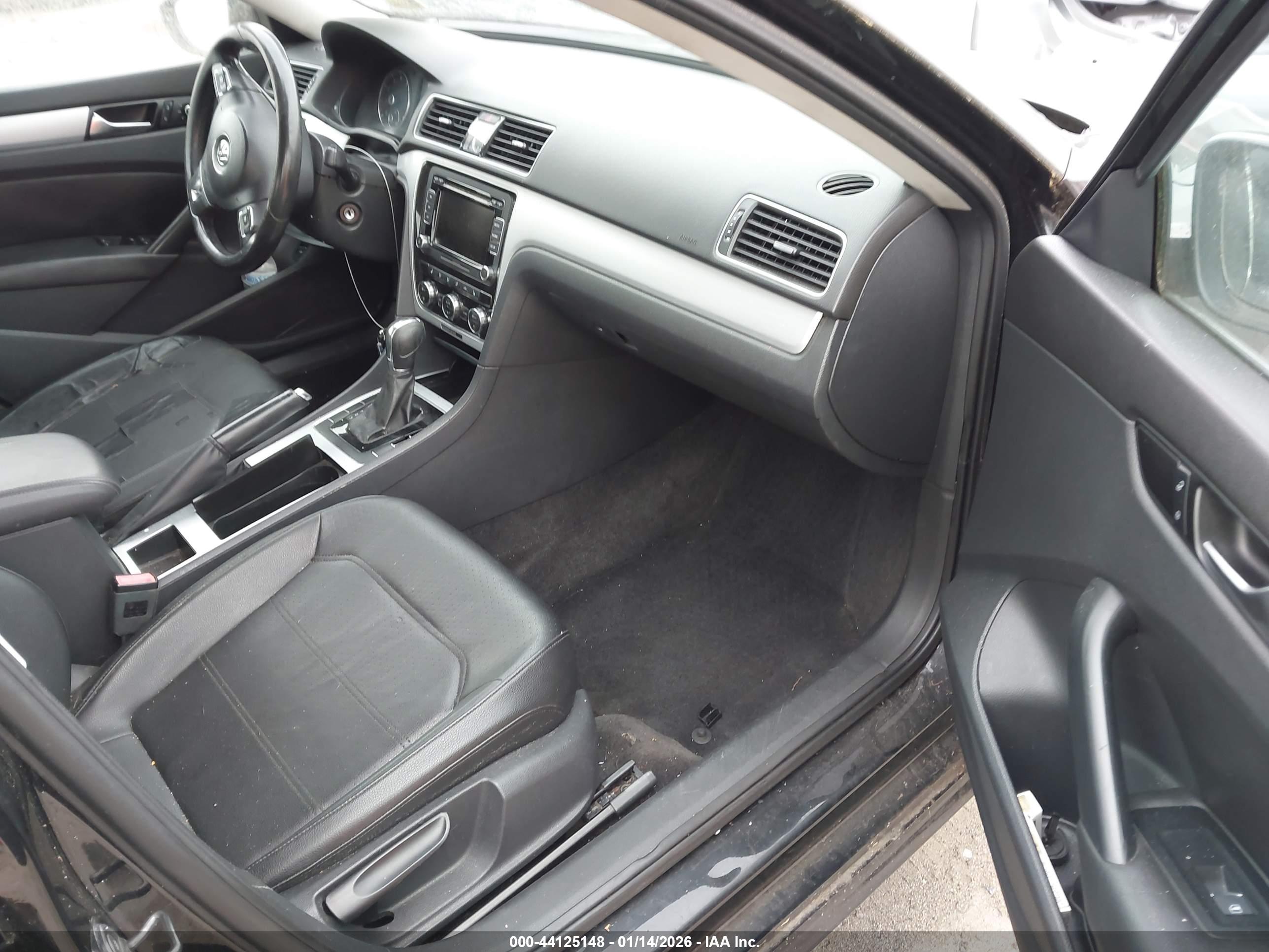VOLKSWAGEN PASSAT image 5