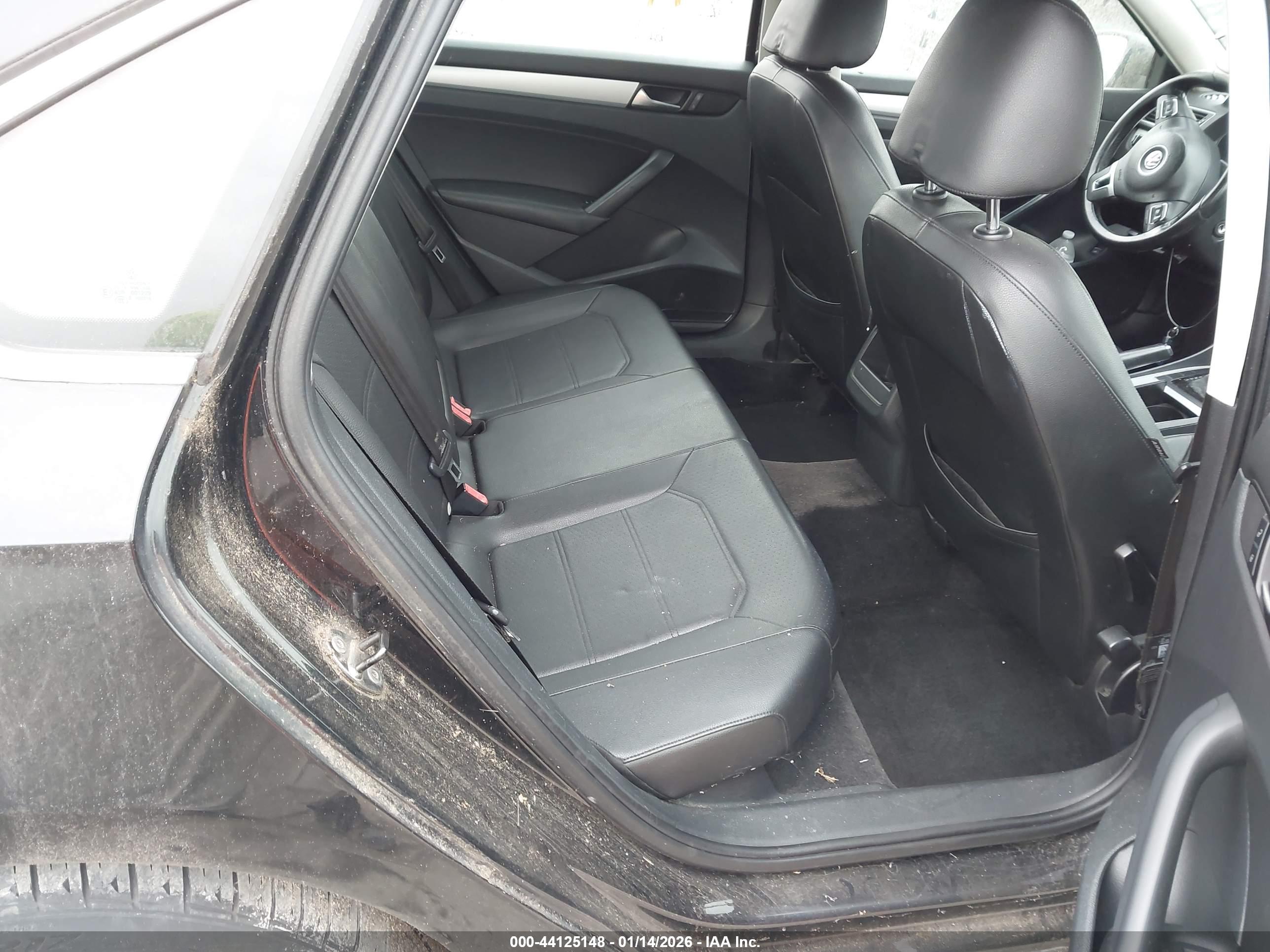 VOLKSWAGEN PASSAT image 8