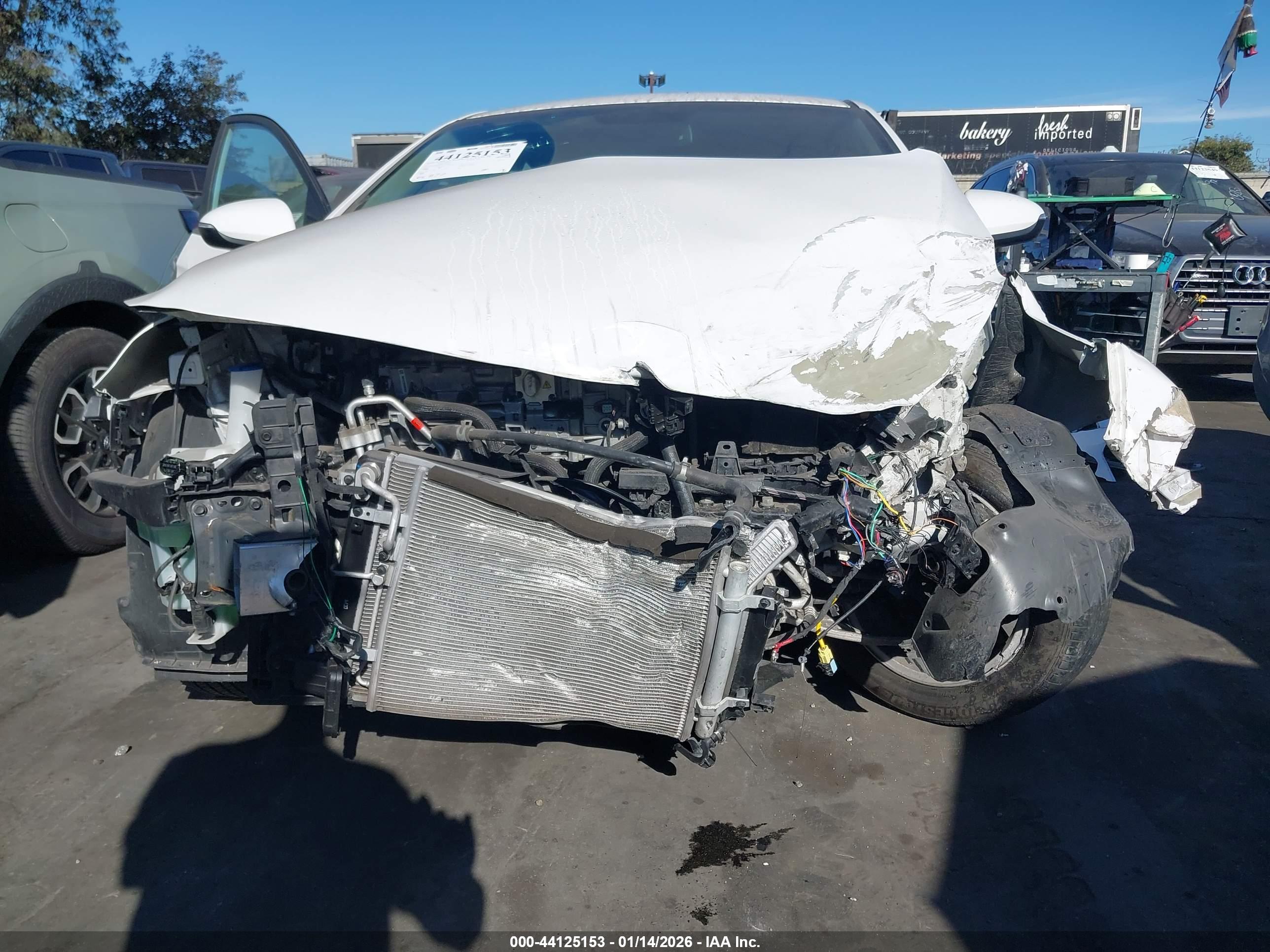 HYUNDAI IONIQ image 6