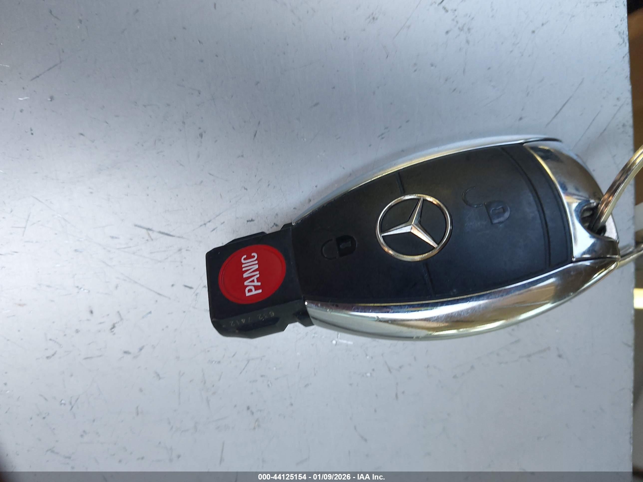 MERCEDES-BENZ E image 11