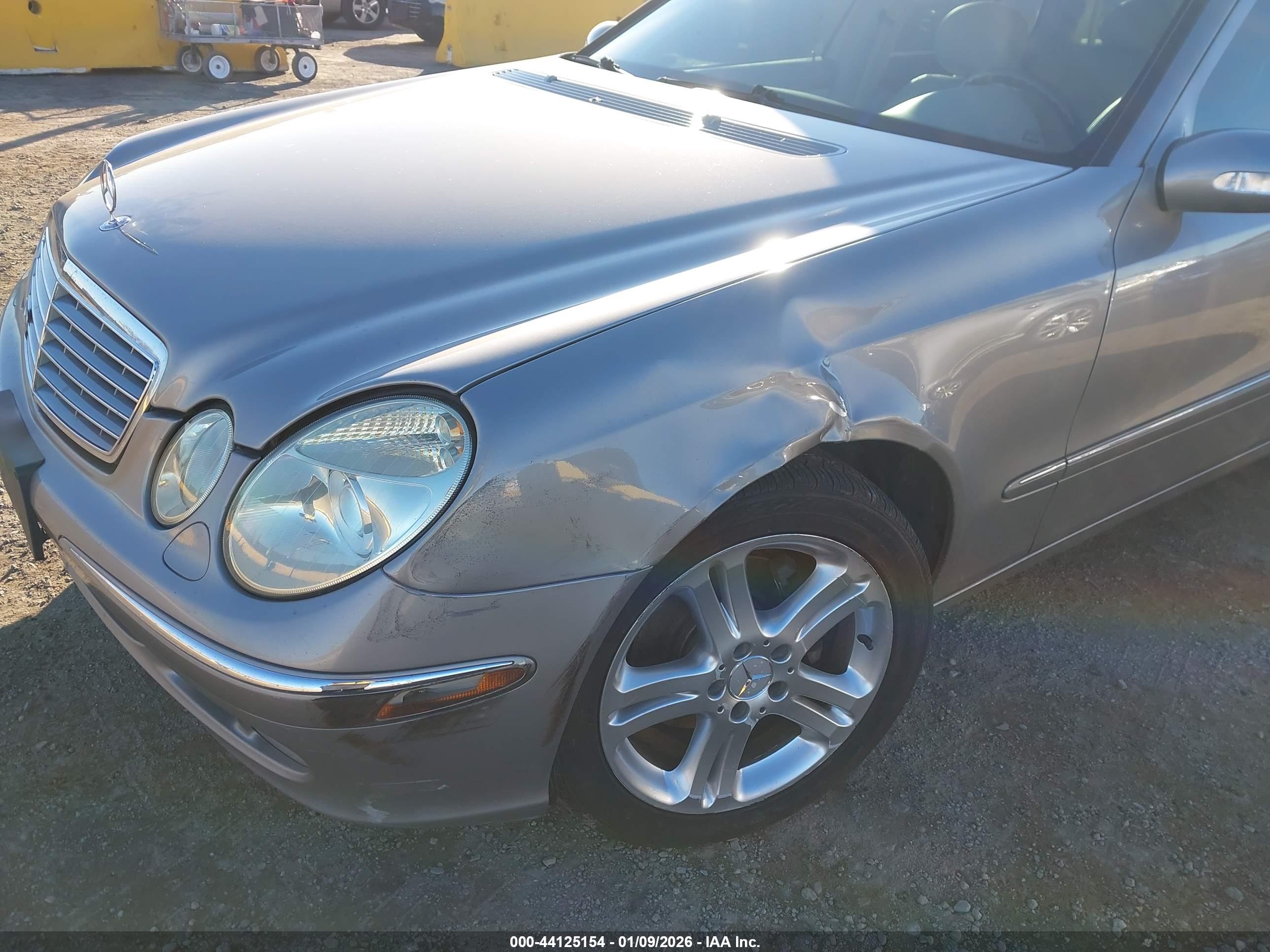 MERCEDES-BENZ E image 6