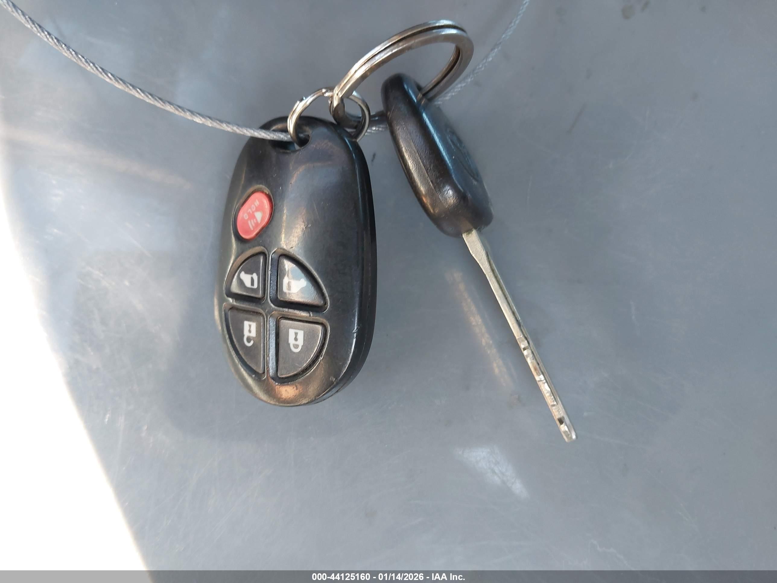 TOYOTA SIENNA image 11