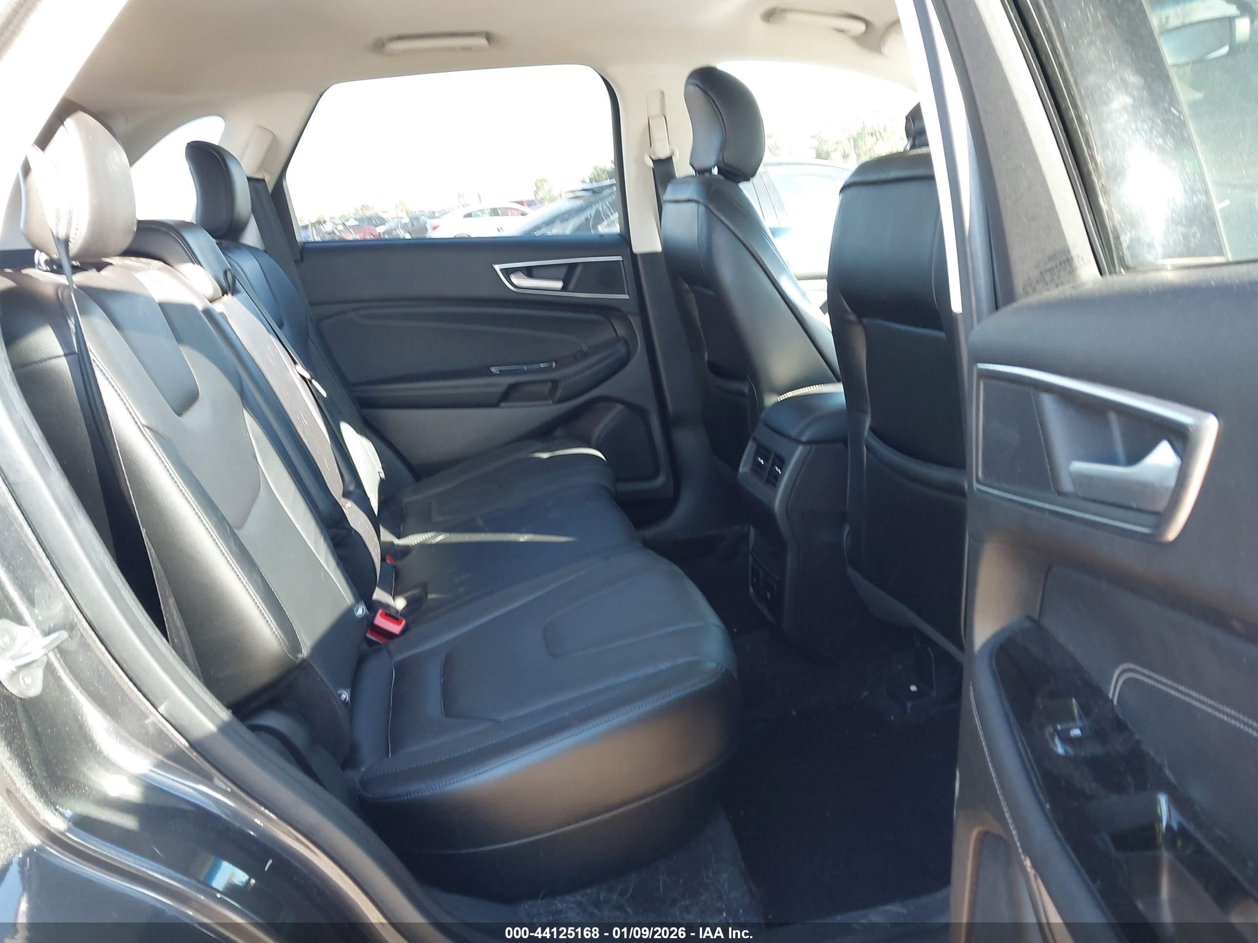 FORD EDGE image 8