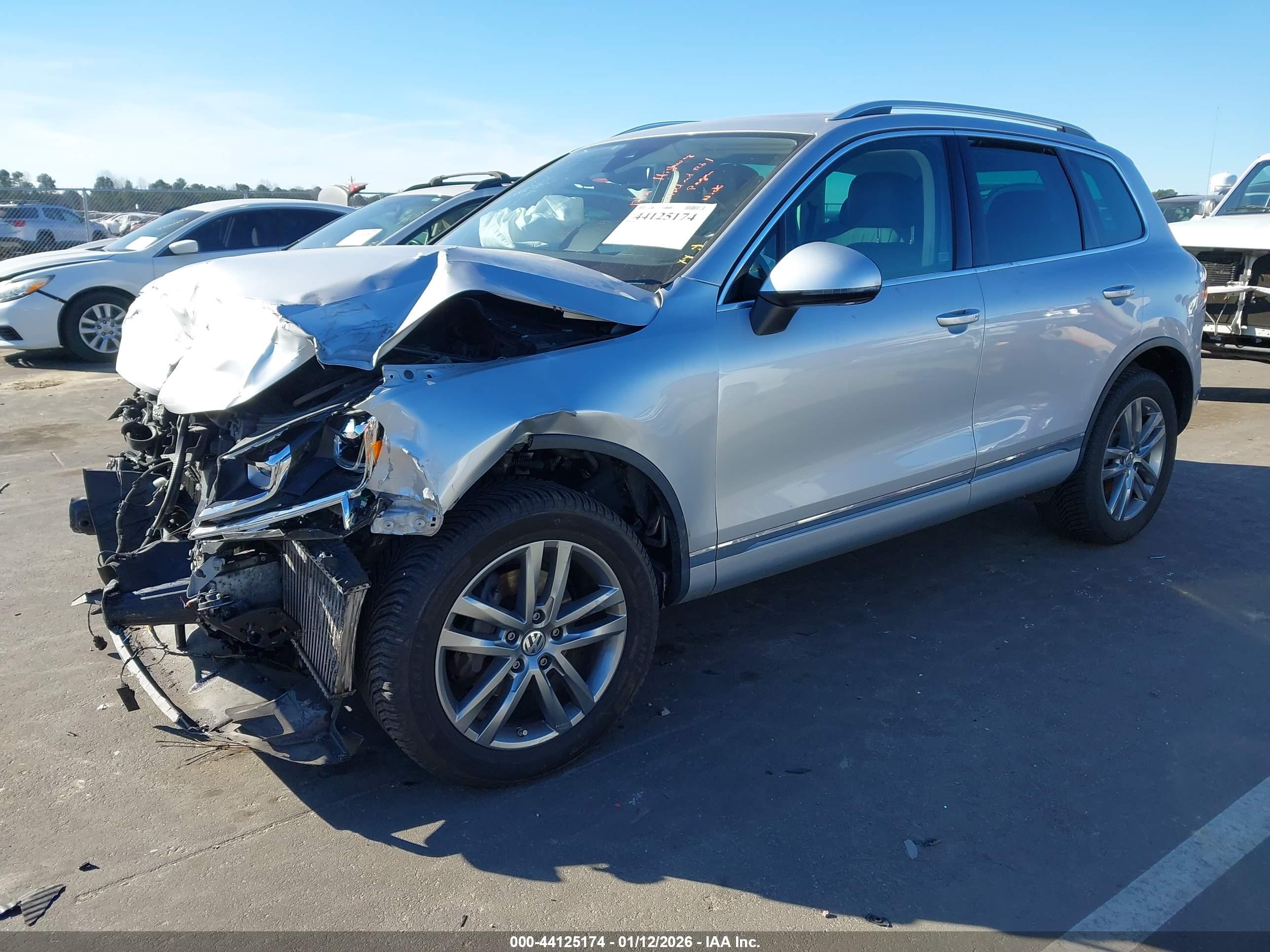 VOLKSWAGEN TOUAREG image 2