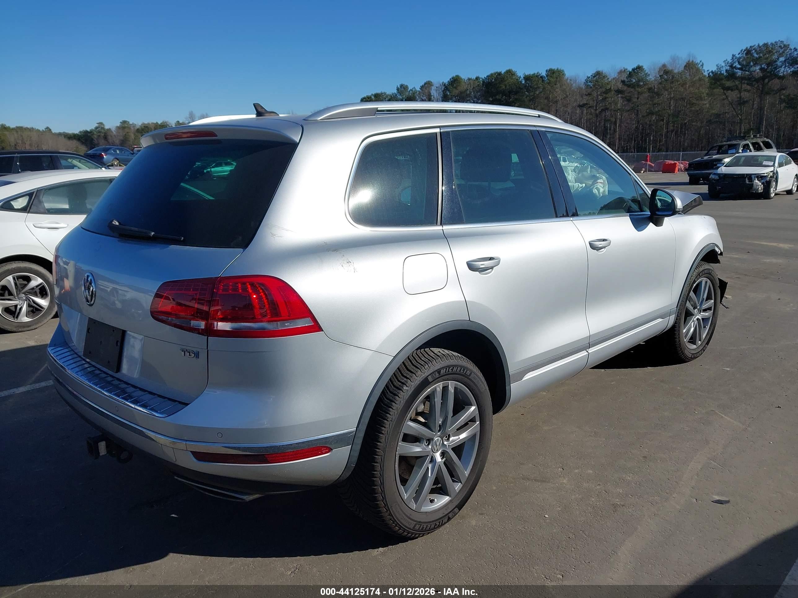 VOLKSWAGEN TOUAREG image 4