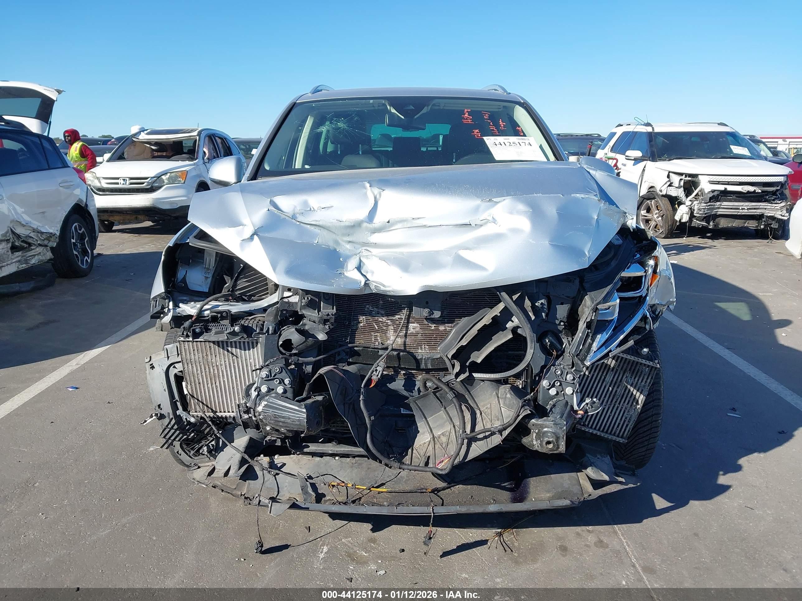 VOLKSWAGEN TOUAREG image 6