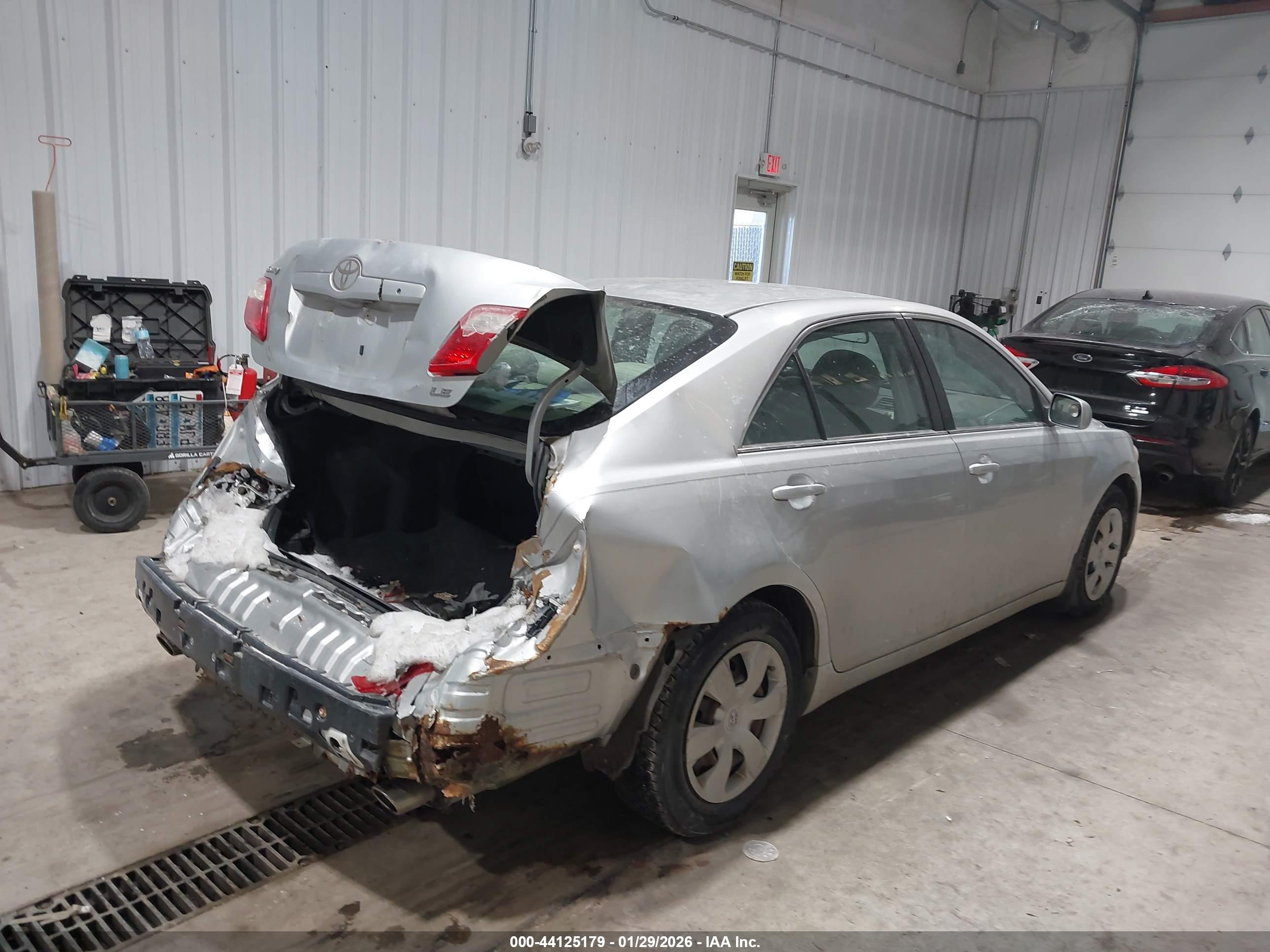 TOYOTA CAMRY image 4