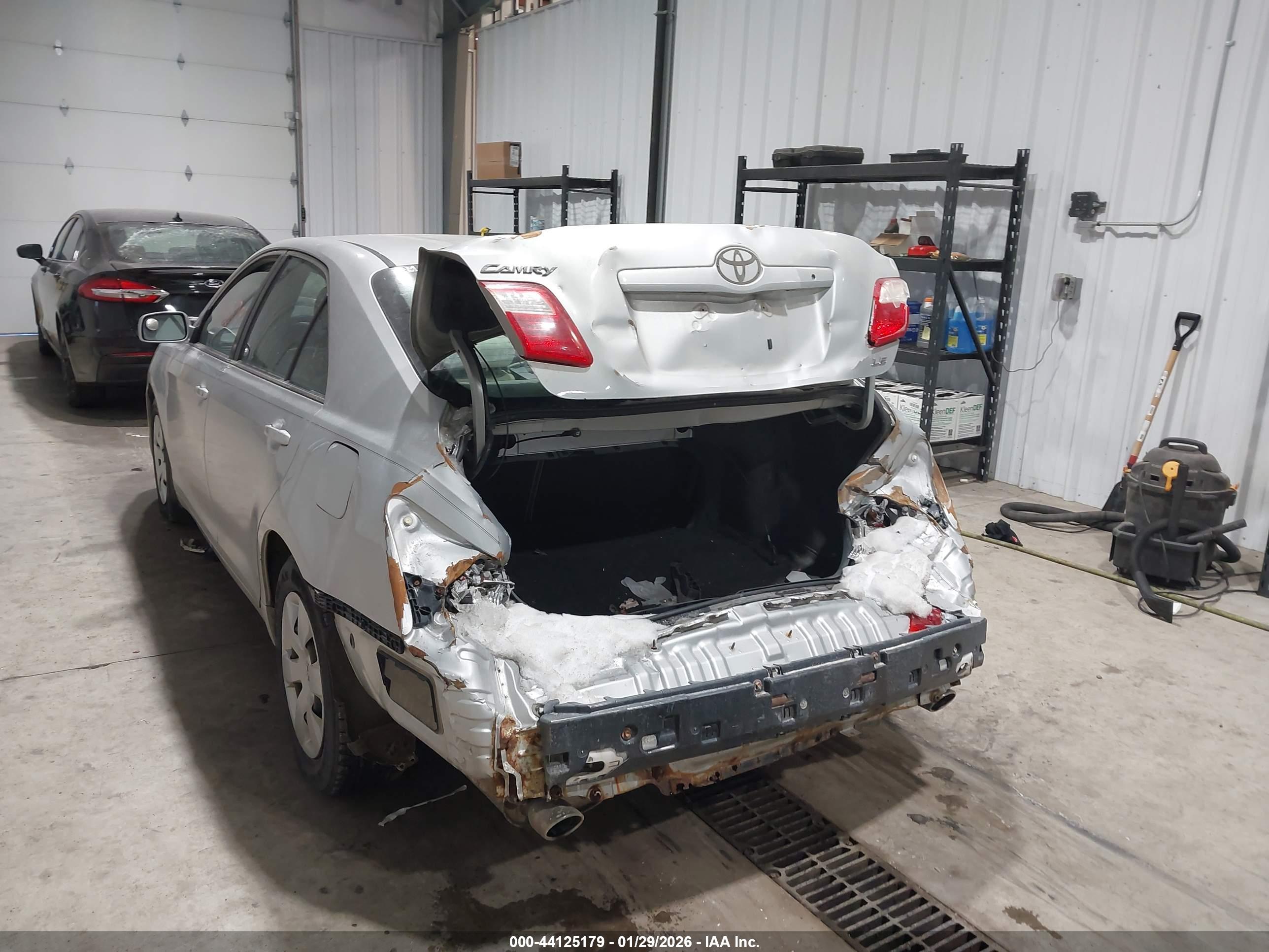 TOYOTA CAMRY image 6
