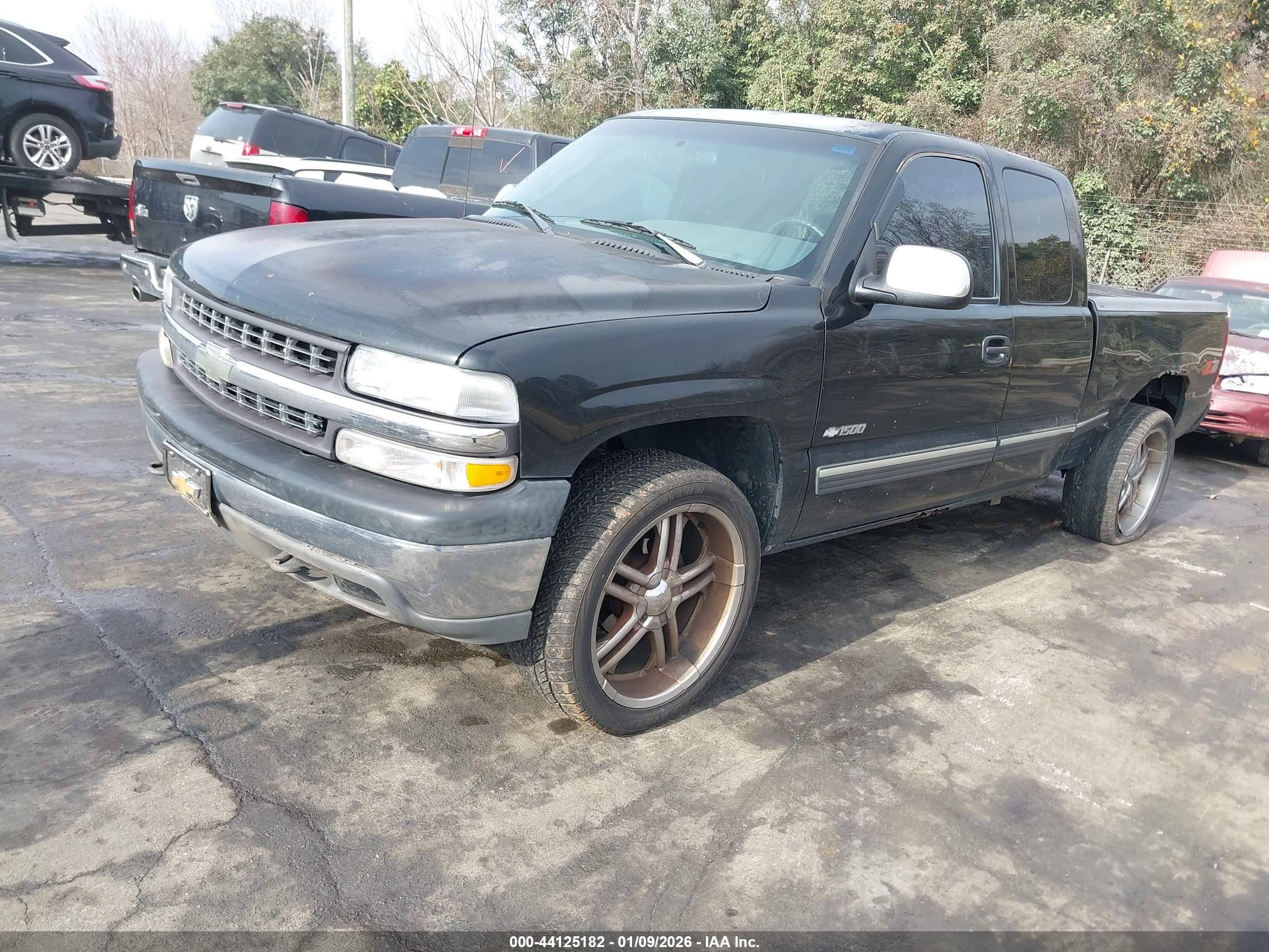 CHEVROLET SILVERADO image 2