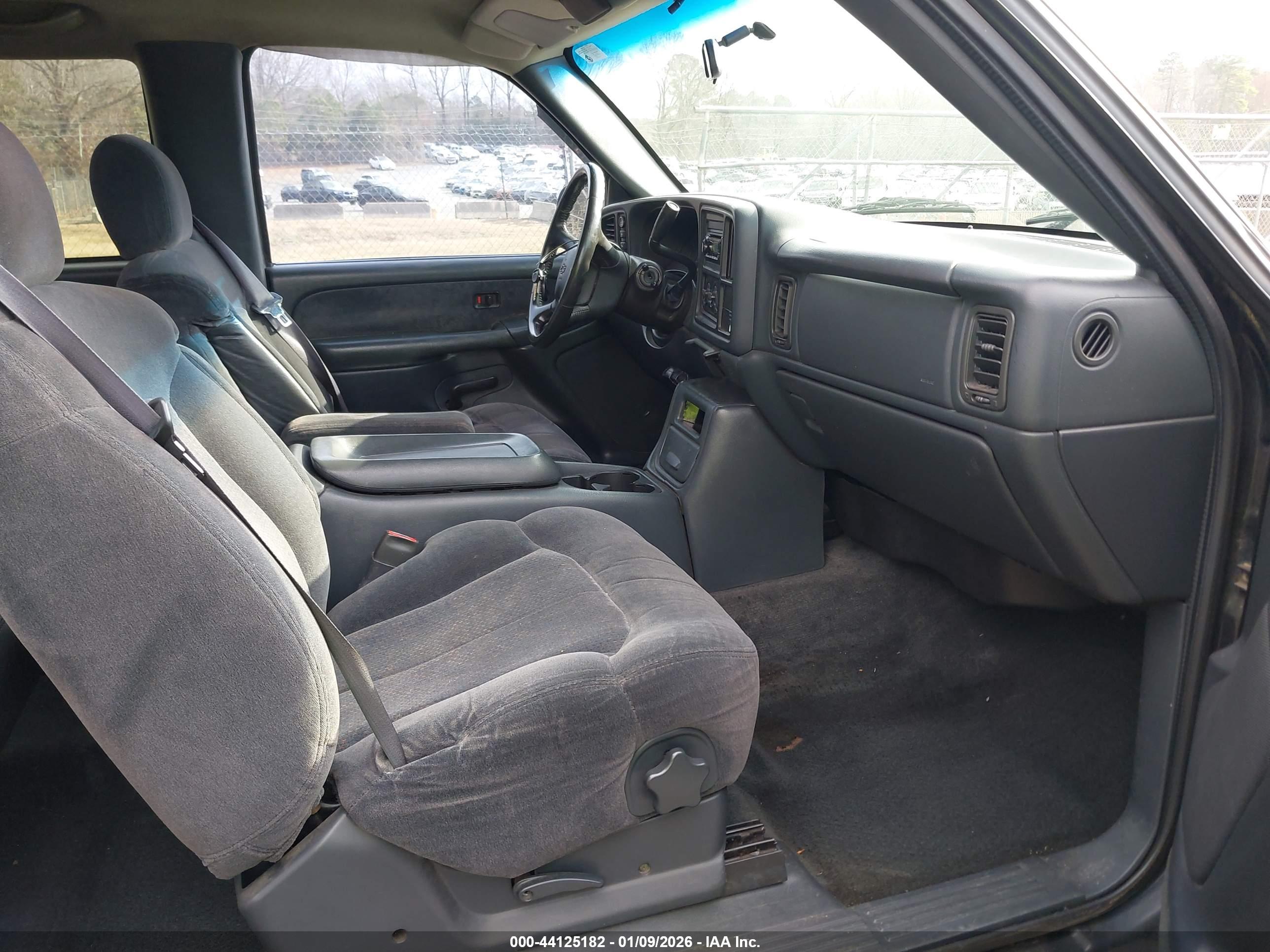 CHEVROLET SILVERADO image 5