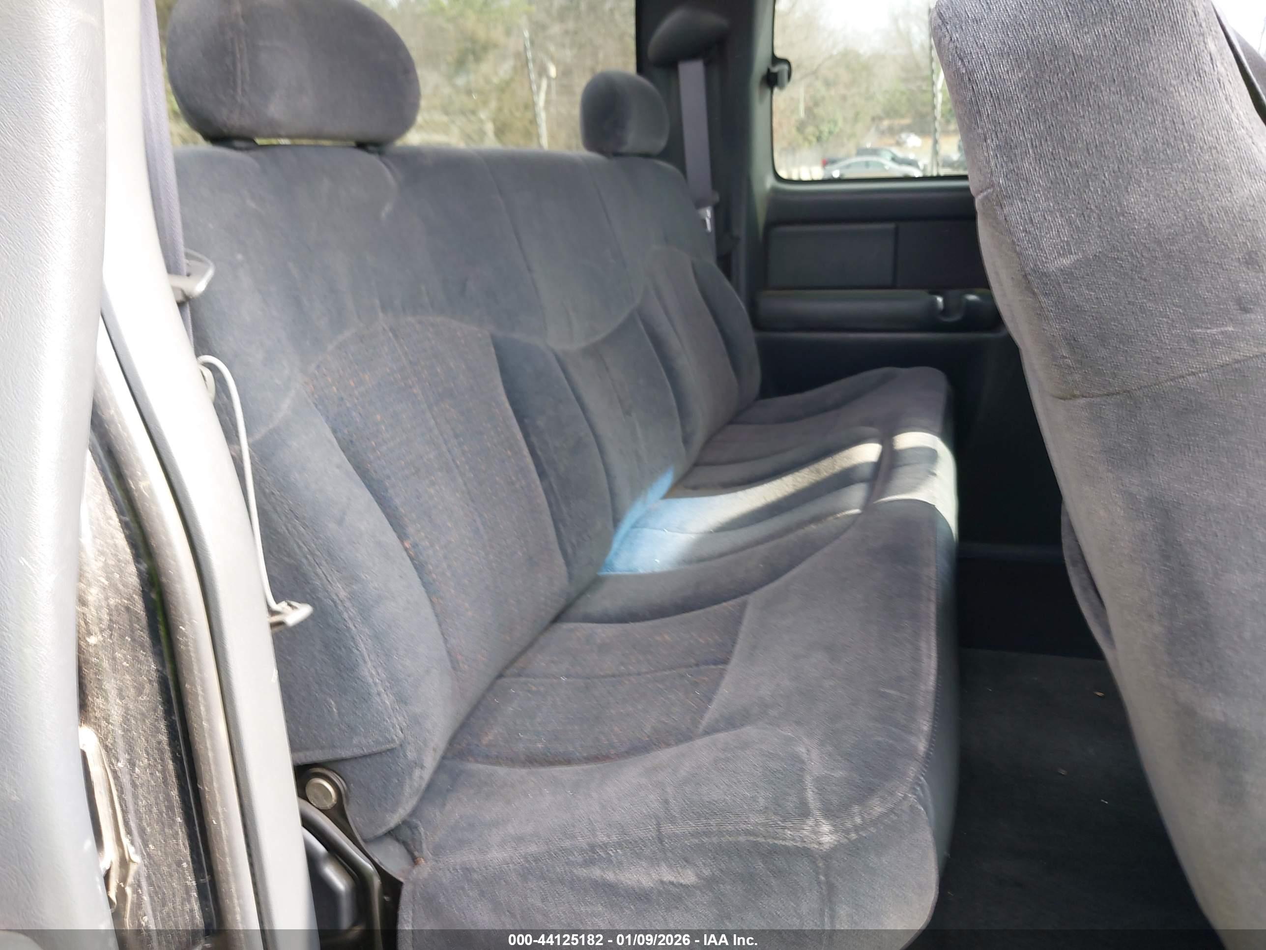 CHEVROLET SILVERADO image 8