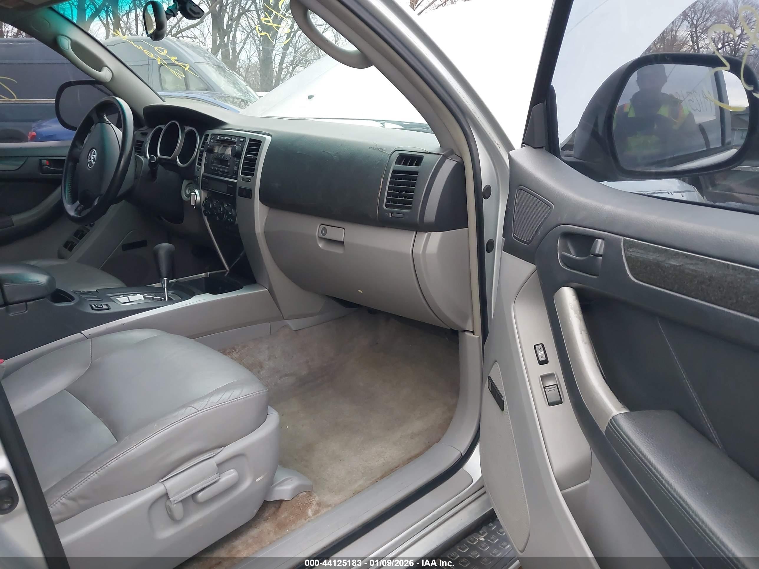 TOYOTA 4RUNNER image 5