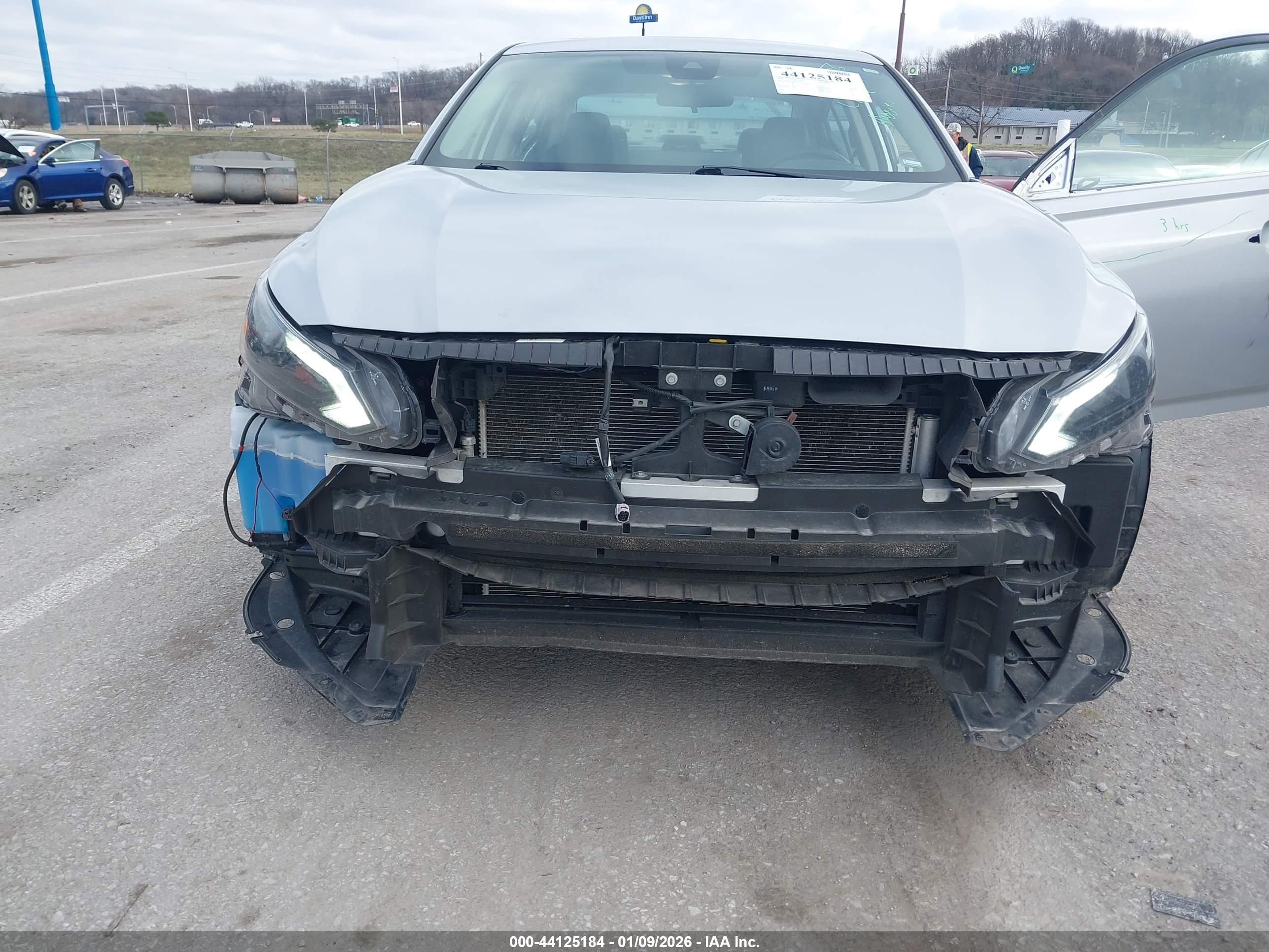 NISSAN ALTIMA image 6
