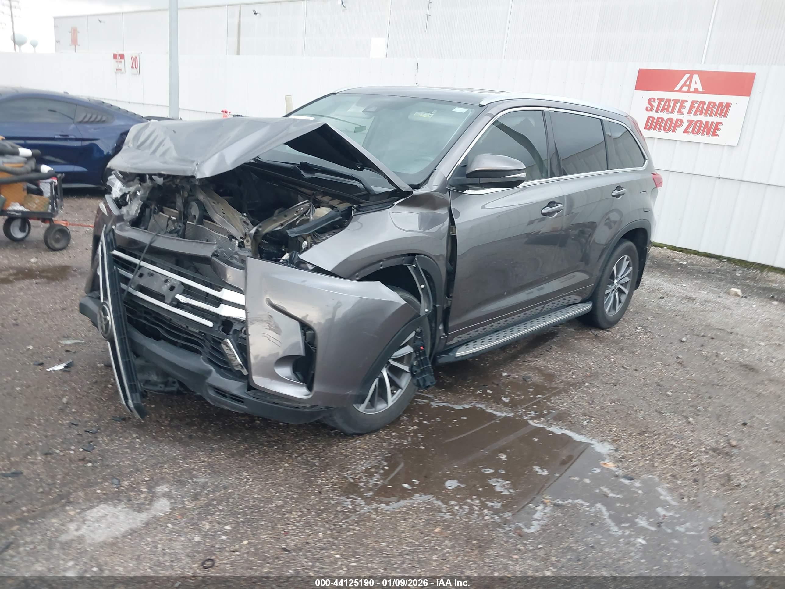 TOYOTA HIGHLANDER image 2