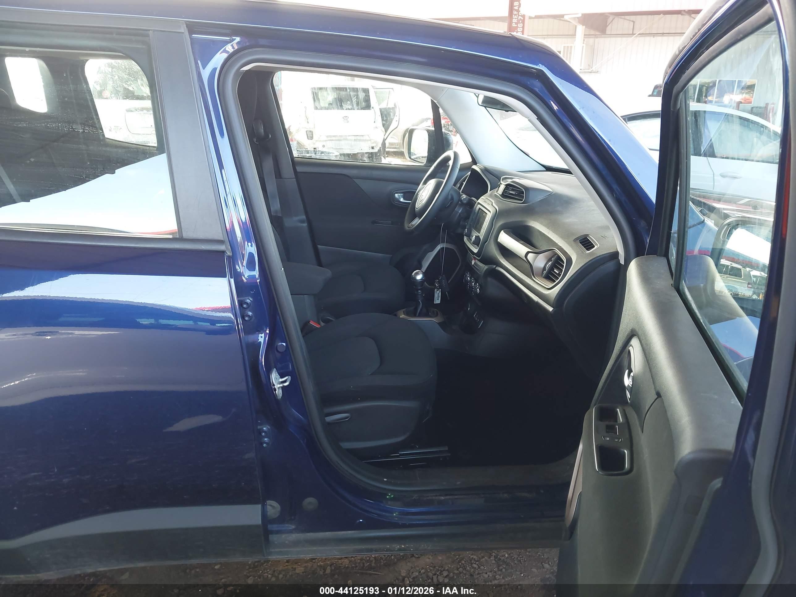 JEEP RENEGADE image 5
