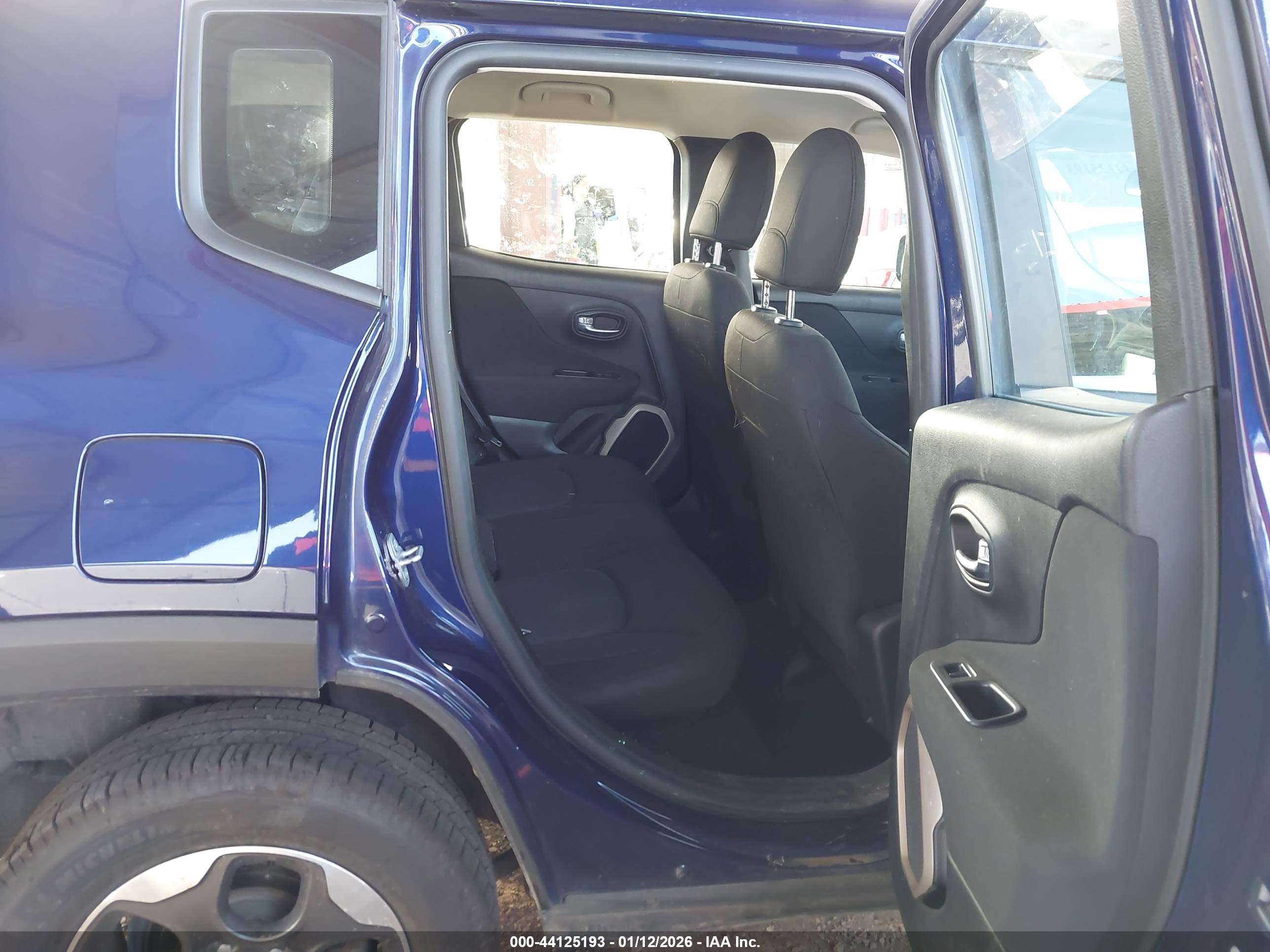 JEEP RENEGADE image 8