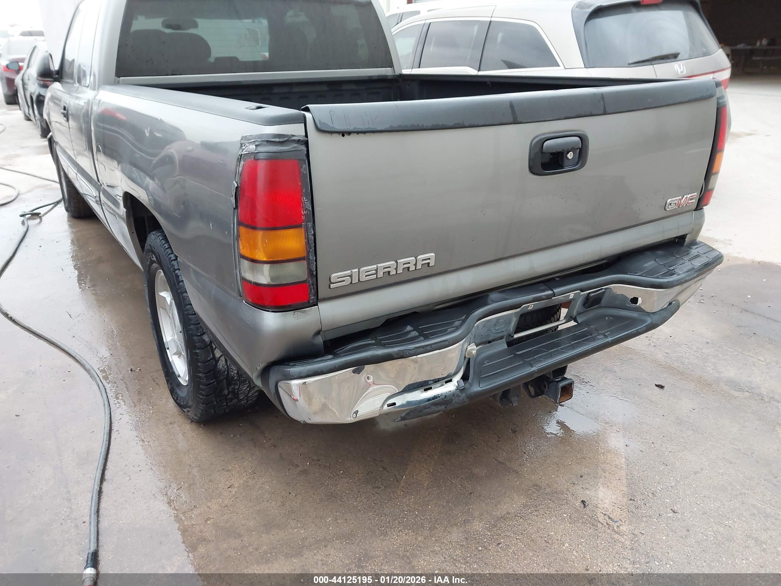 GMC SIERRA image 6