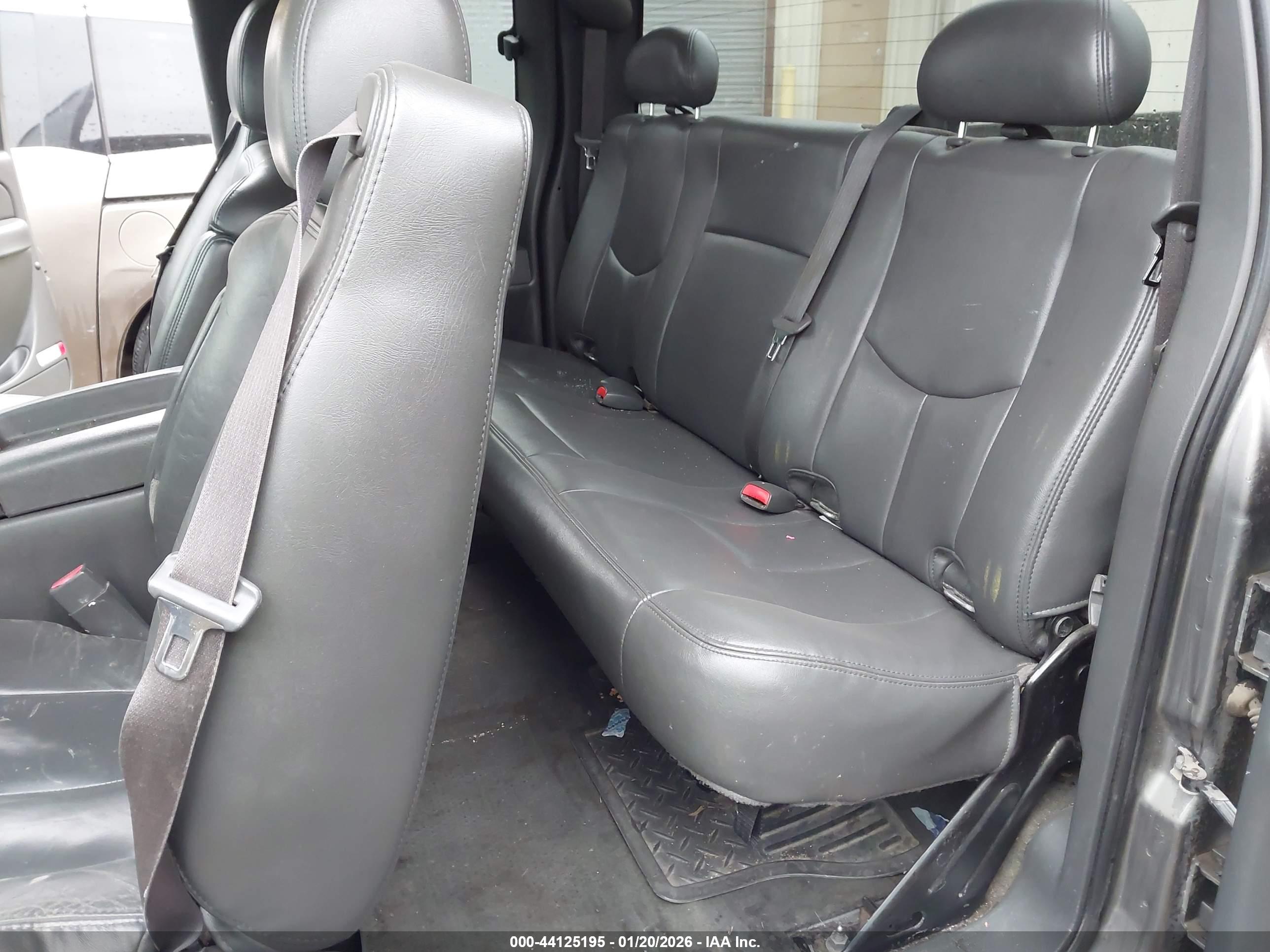 GMC SIERRA image 8