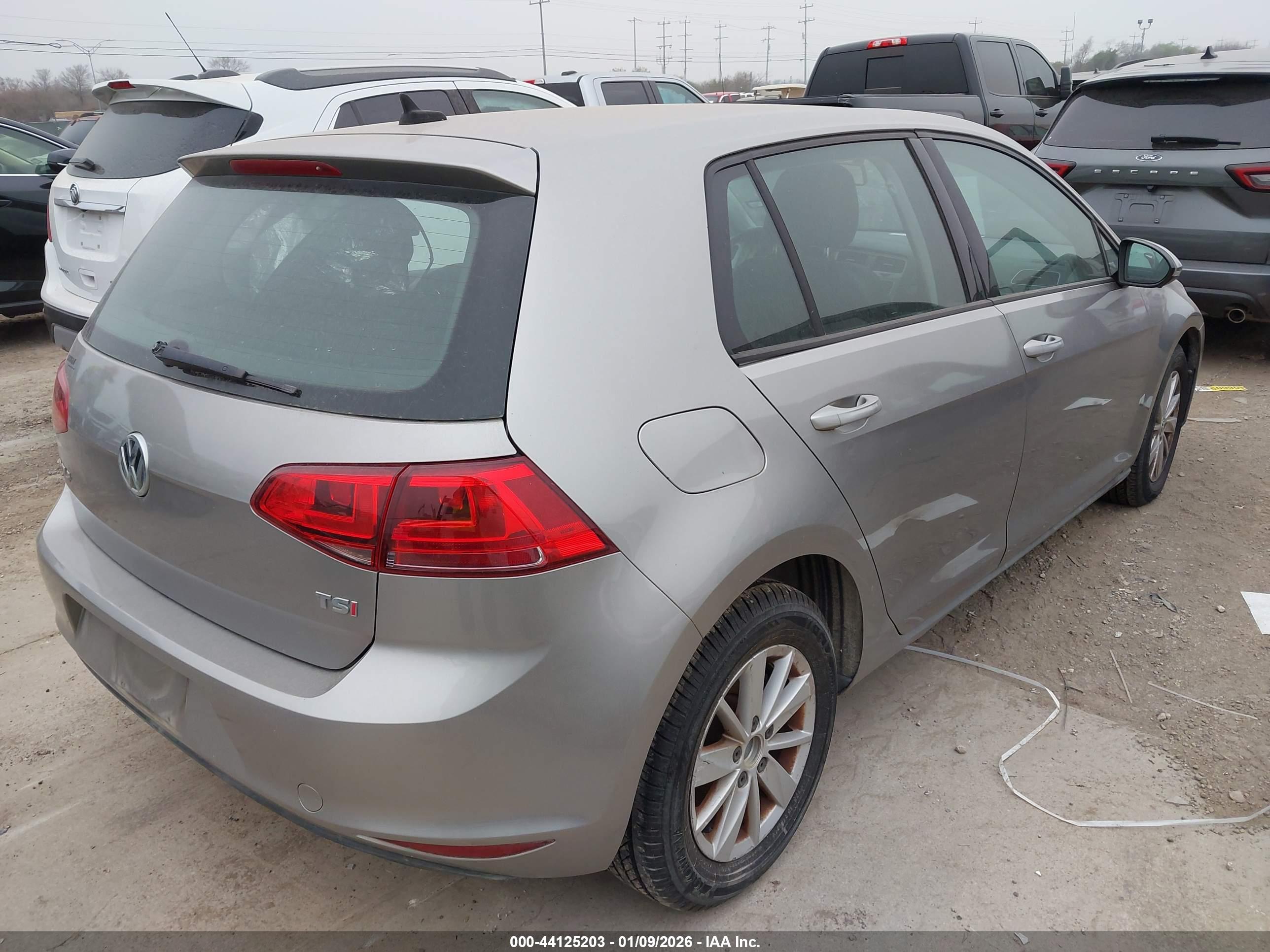 VOLKSWAGEN GOLF image 4