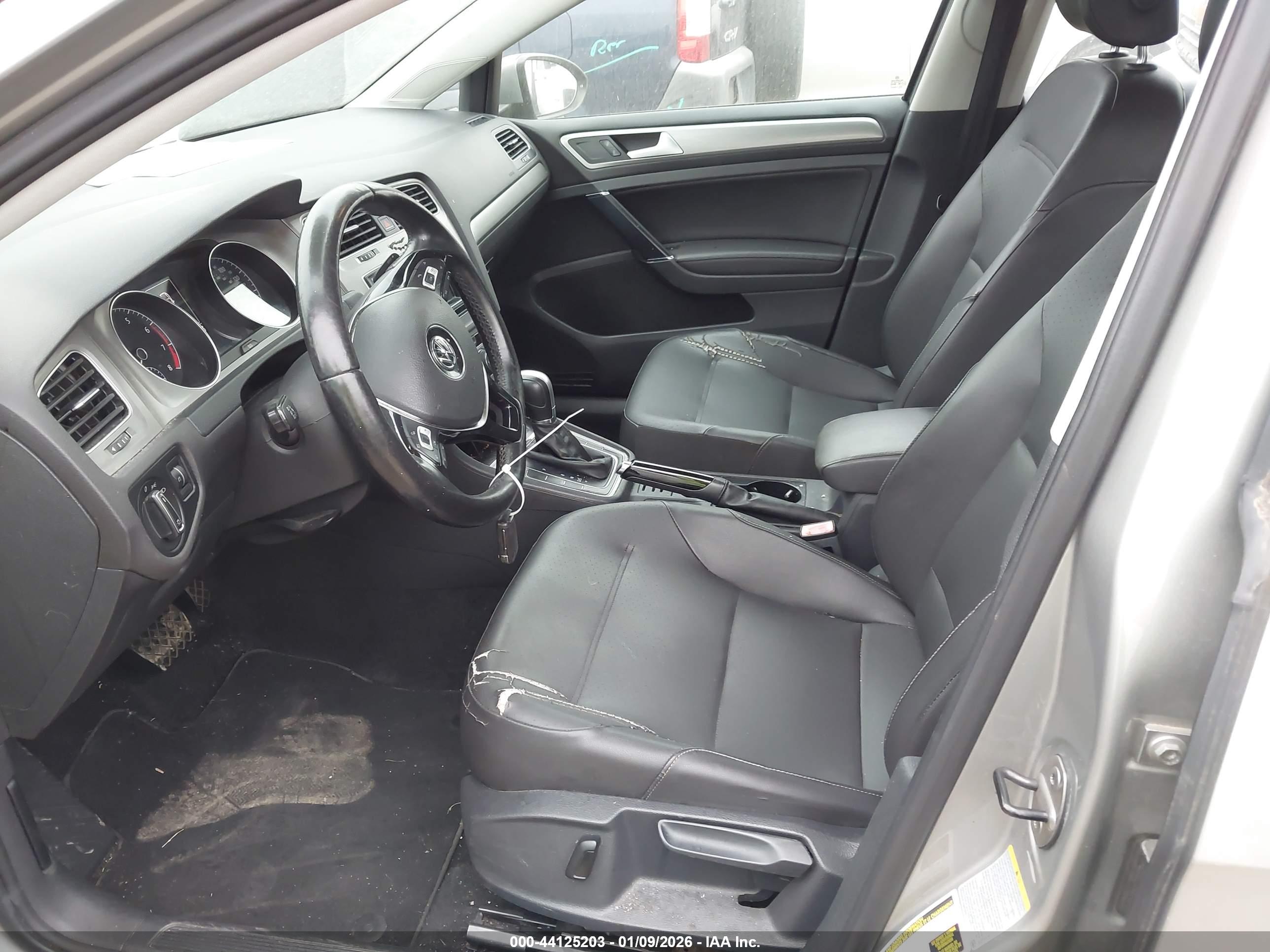 VOLKSWAGEN GOLF image 5