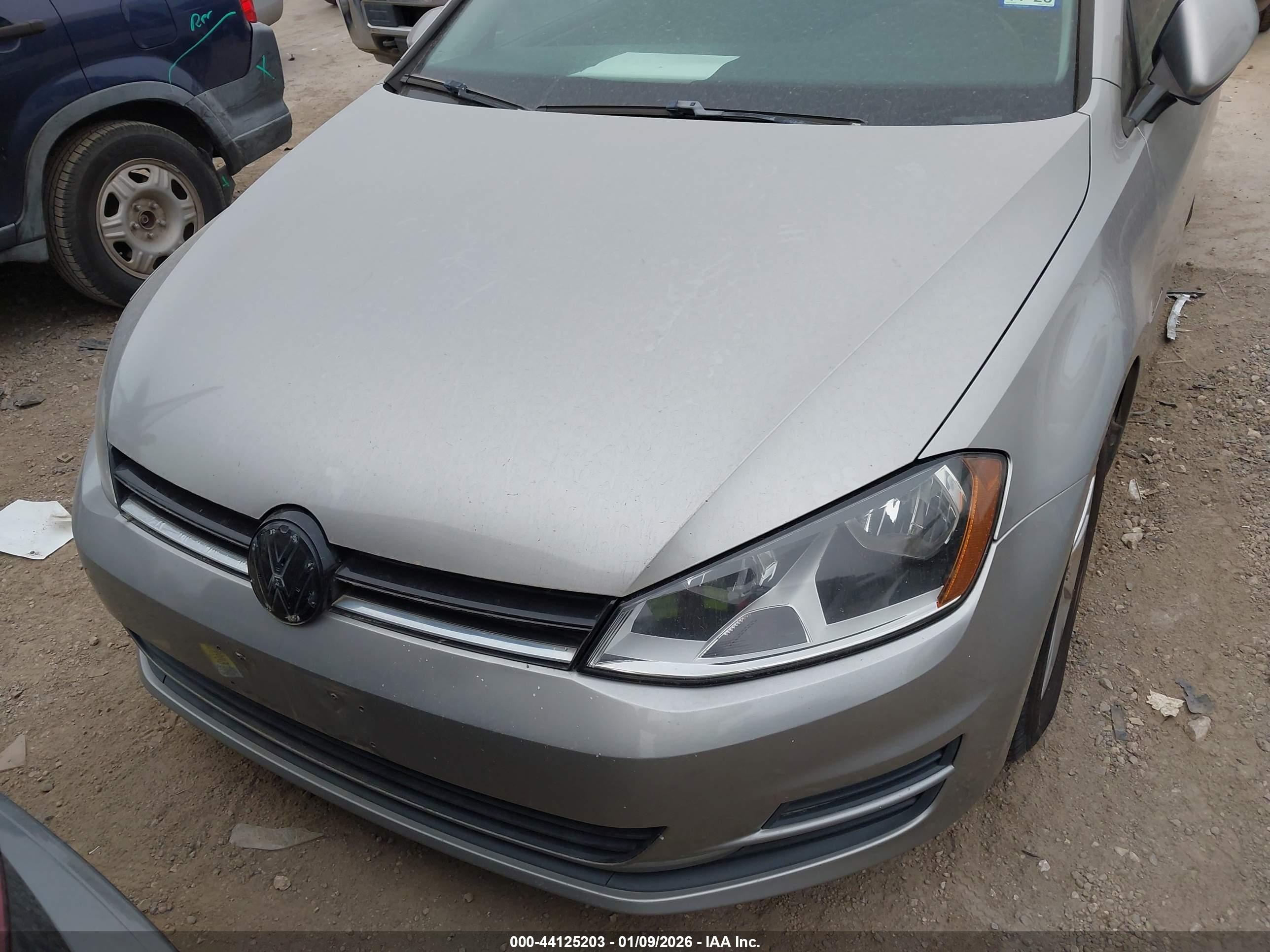 VOLKSWAGEN GOLF image 6