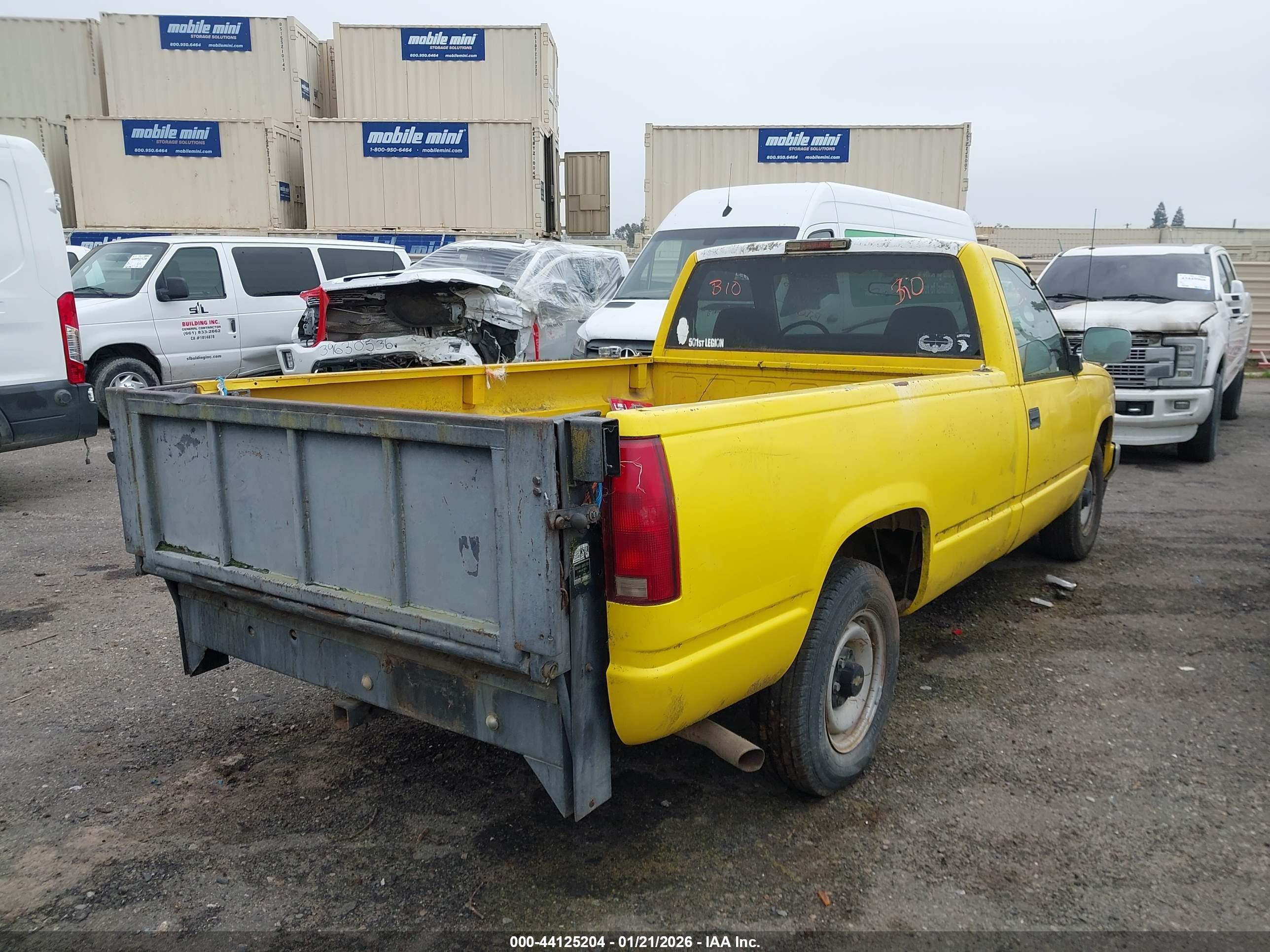 CHEVROLET C2500 image 4