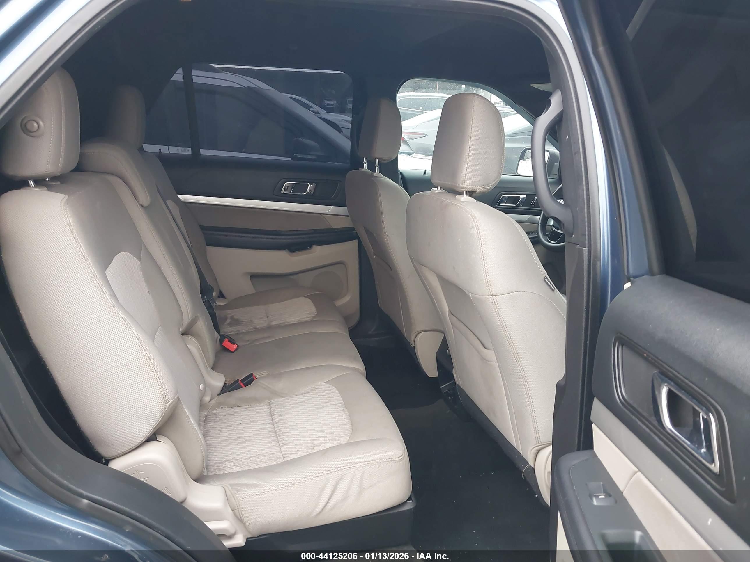FORD EXPLORER image 8