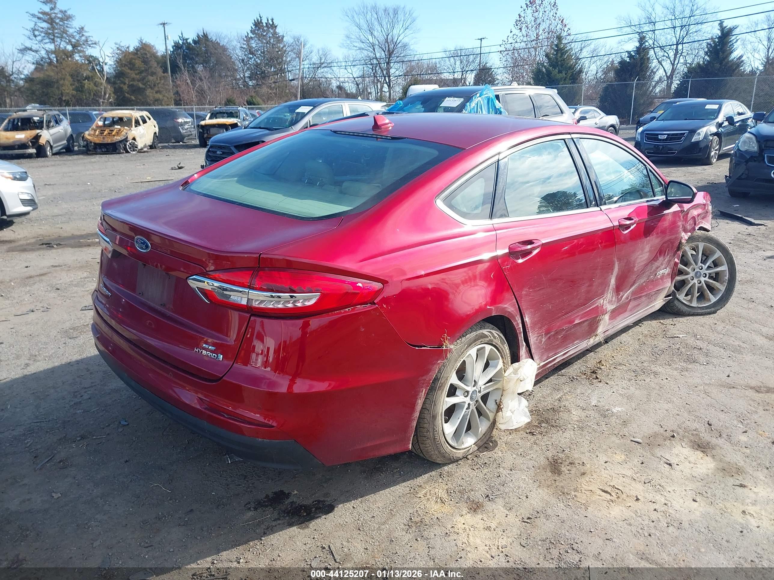 FORD FUSION image 4