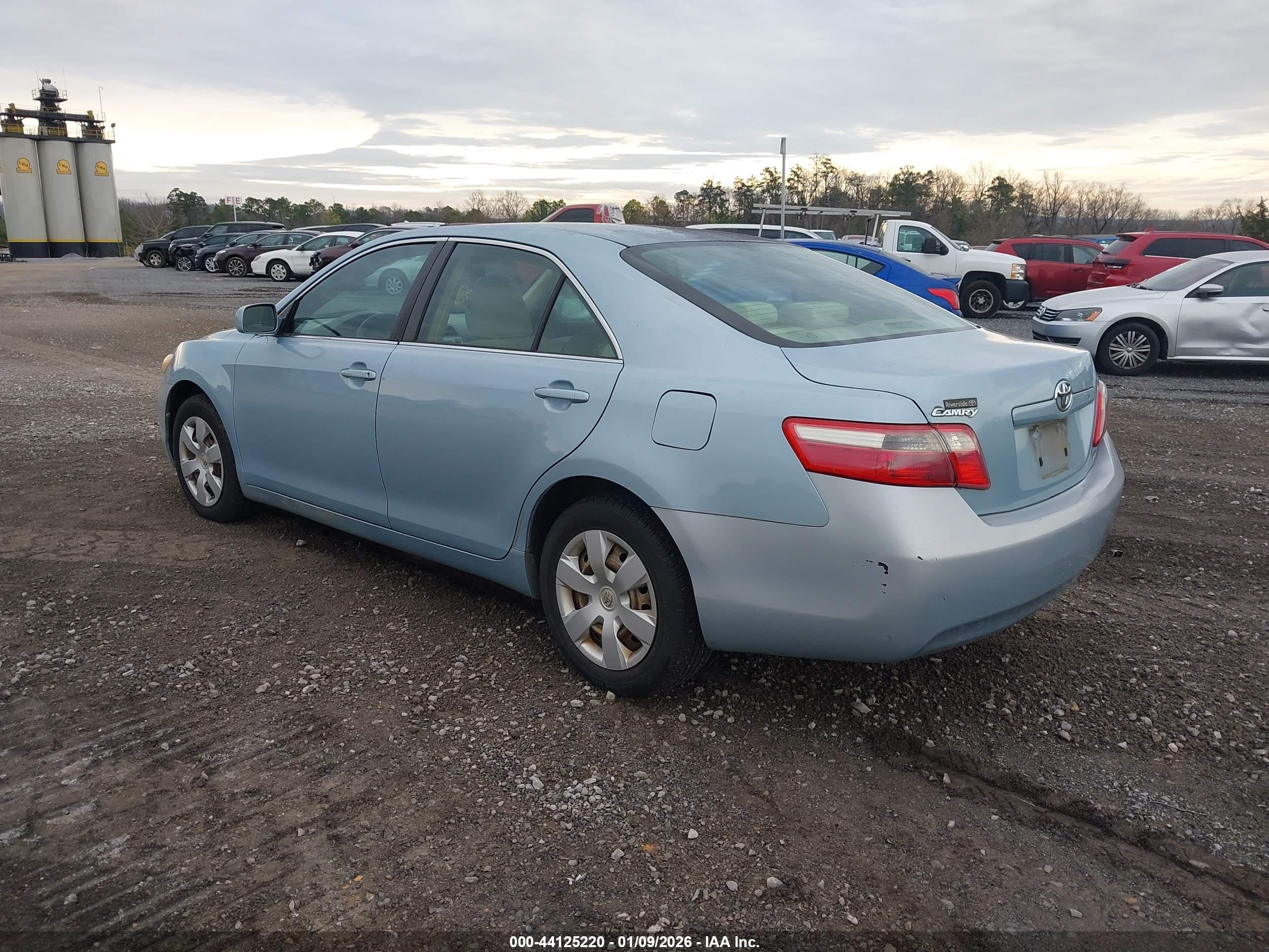 TOYOTA CAMRY image 3