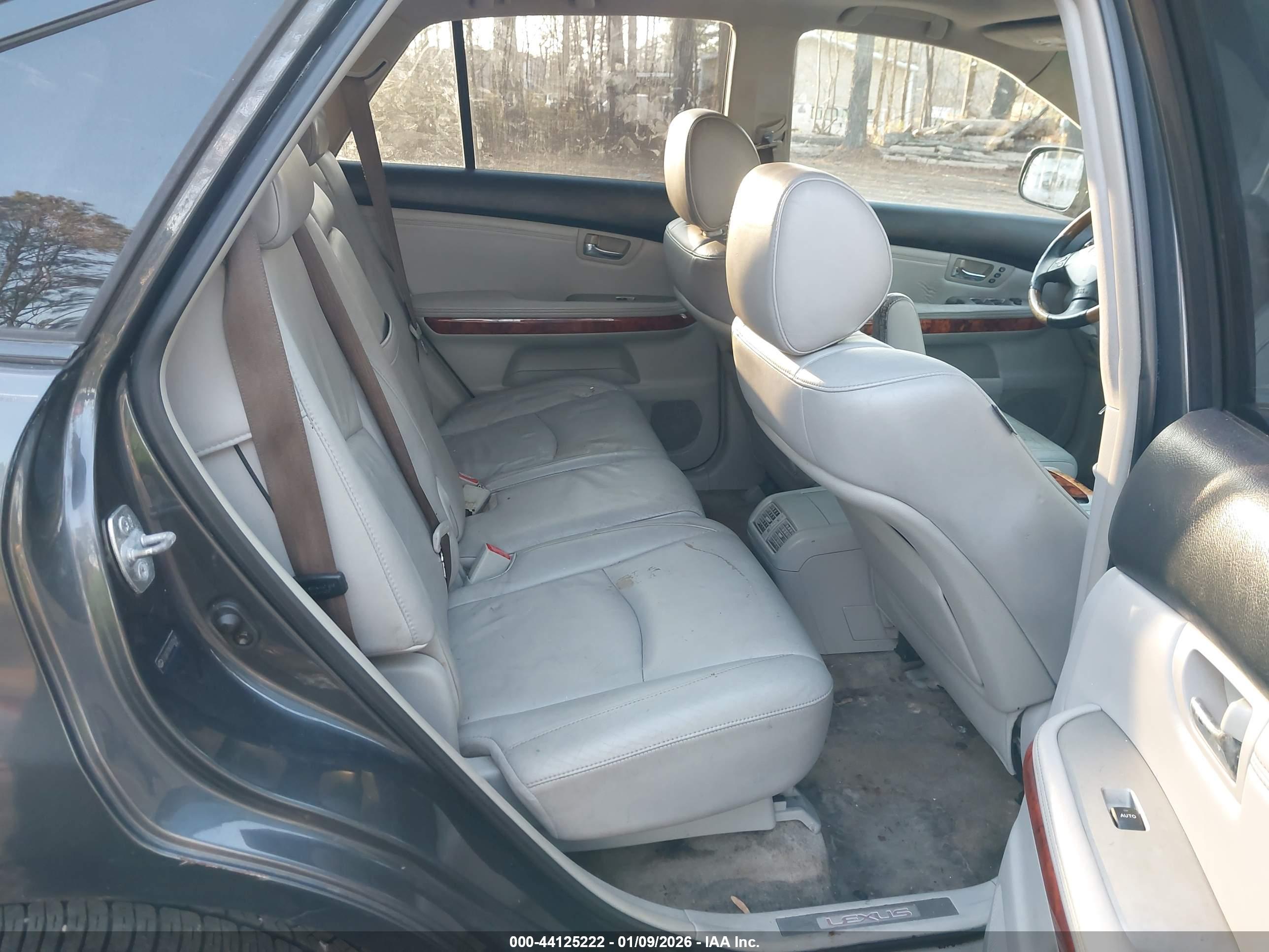 LEXUS RX image 8