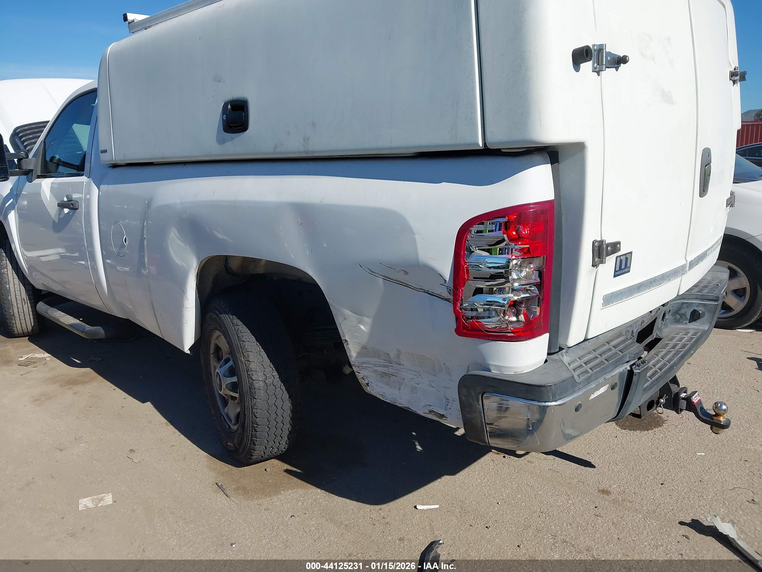CHEVROLET SILVERADO image 6