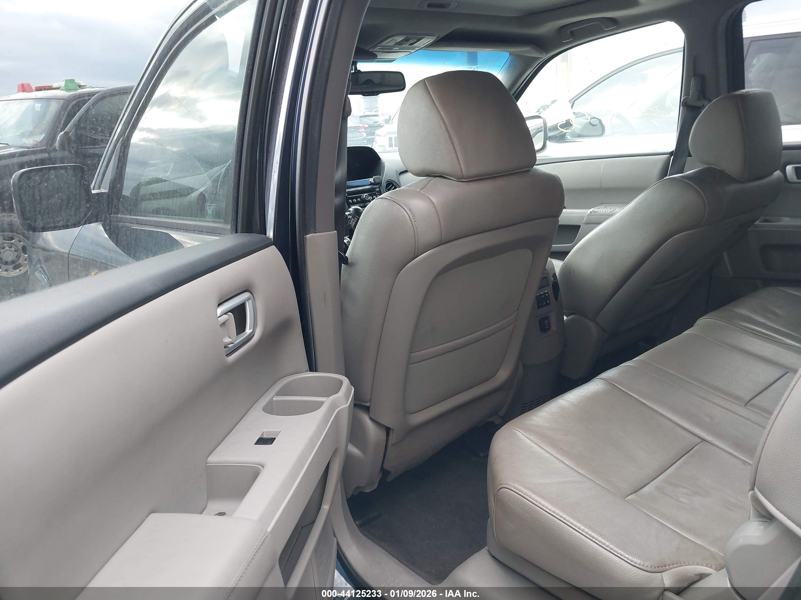 HONDA PILOT image 8