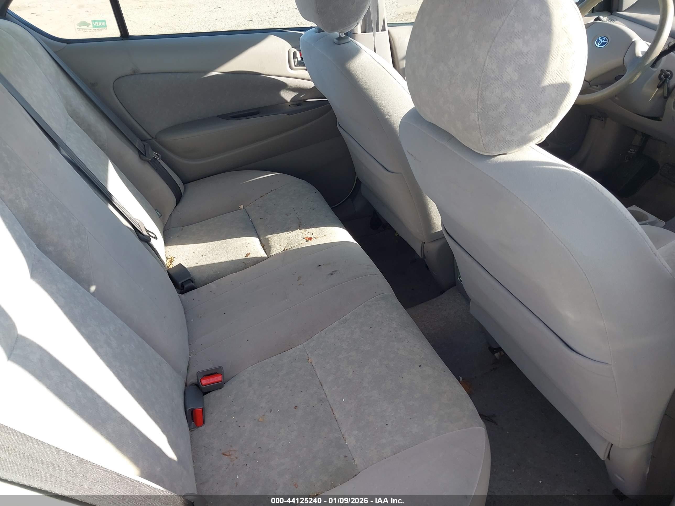 TOYOTA PRIUS image 8