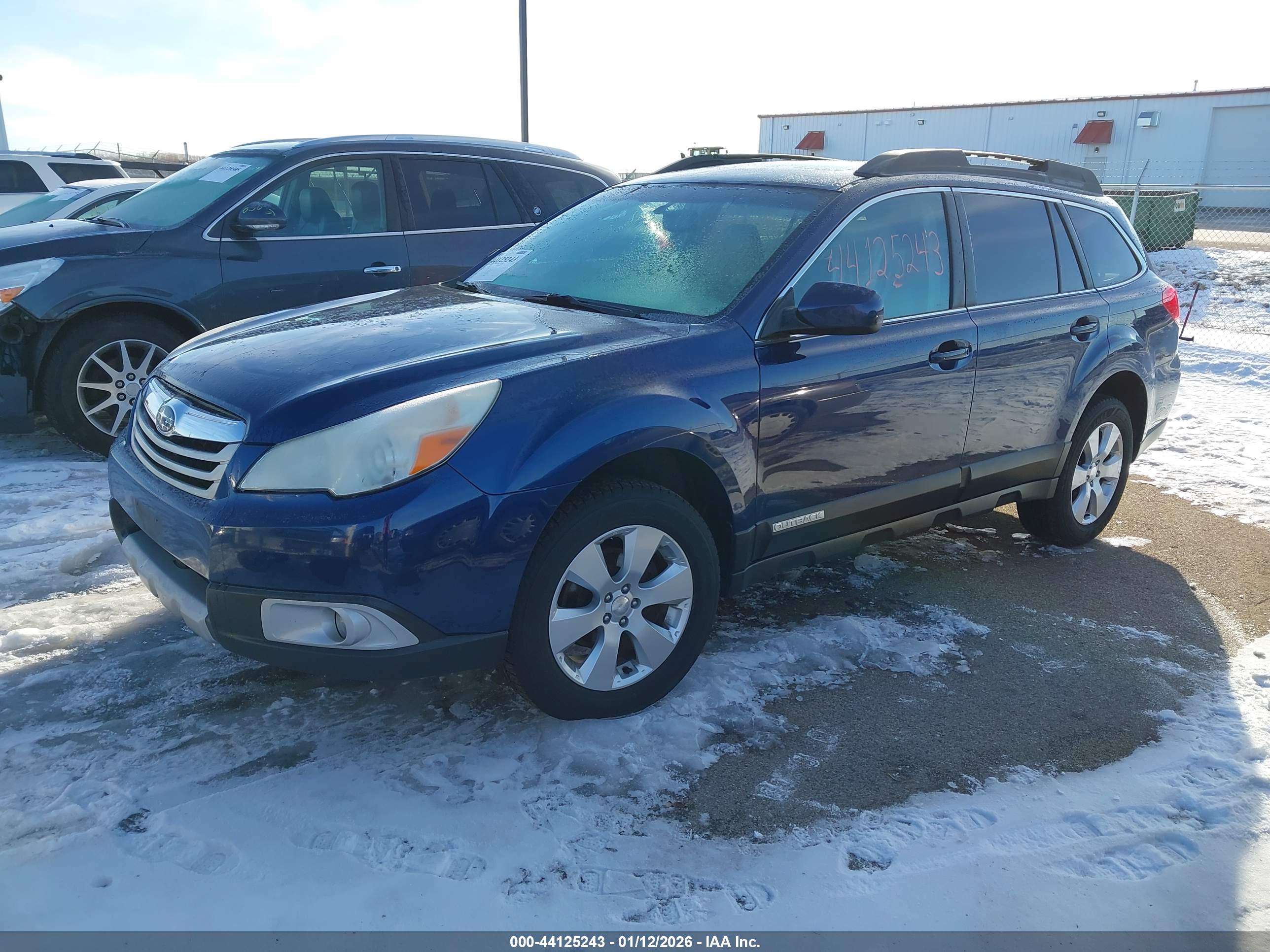 SUBARU OUTBACK image 2