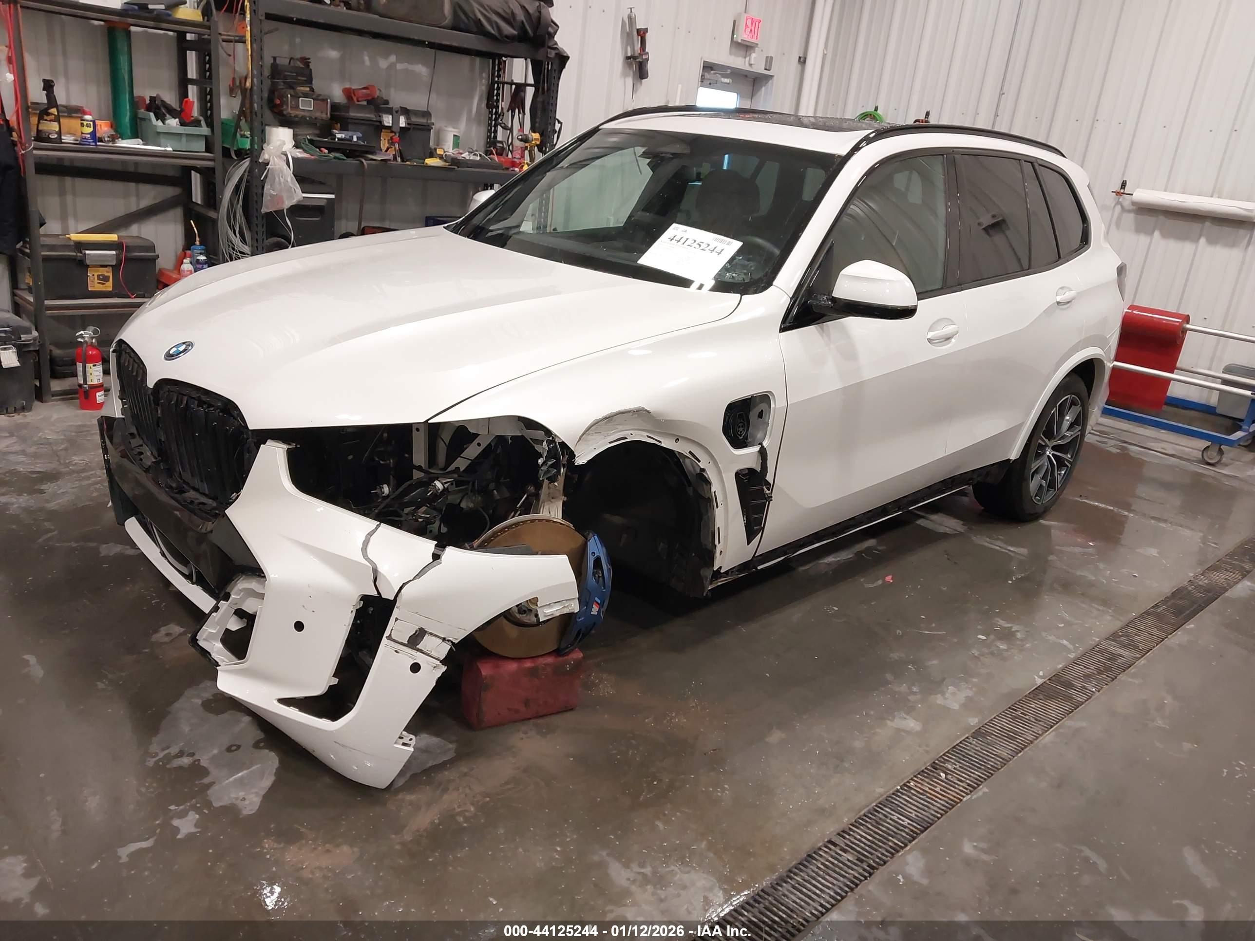 BMW X5 image 2