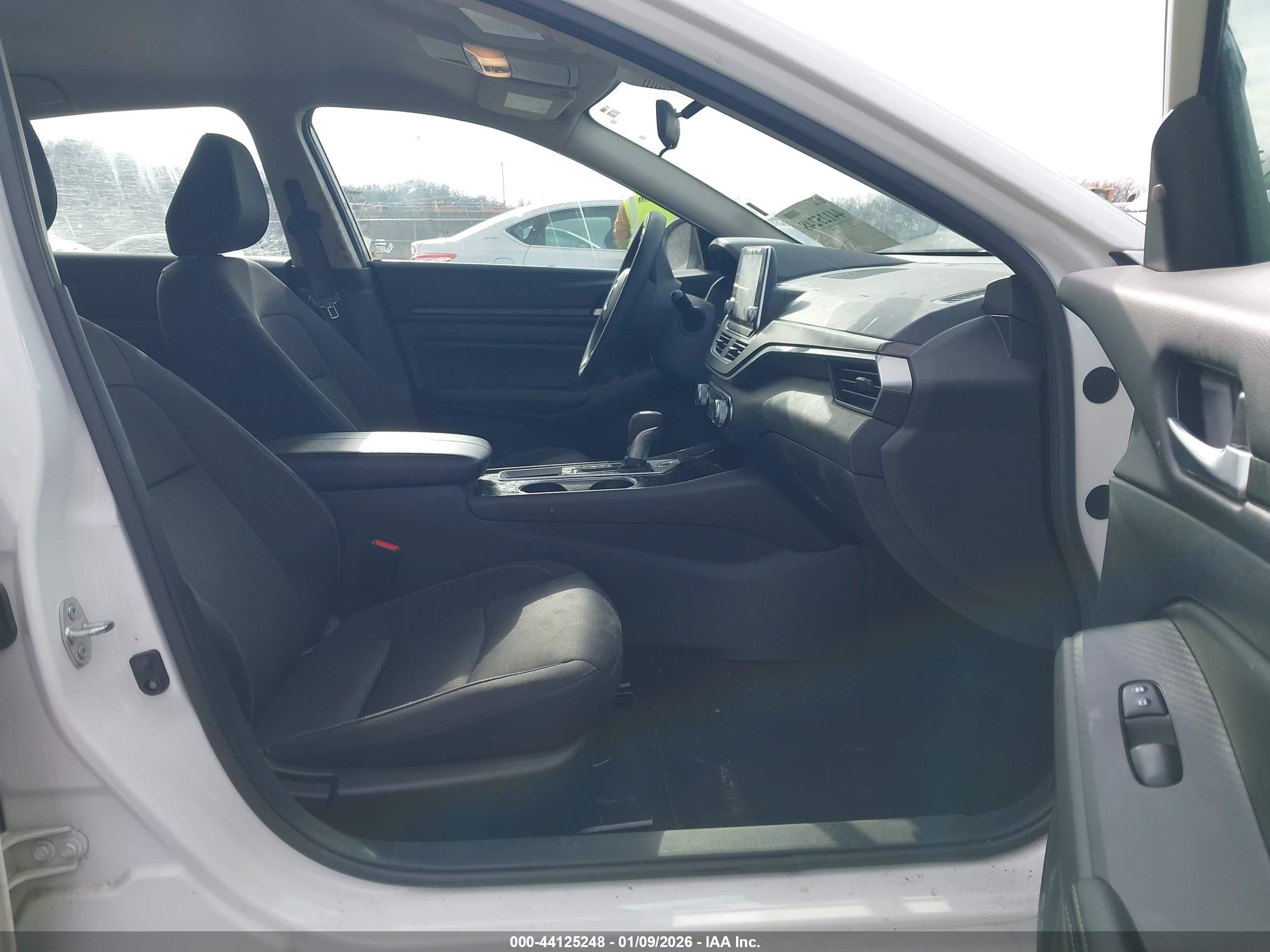 NISSAN ALTIMA image 5