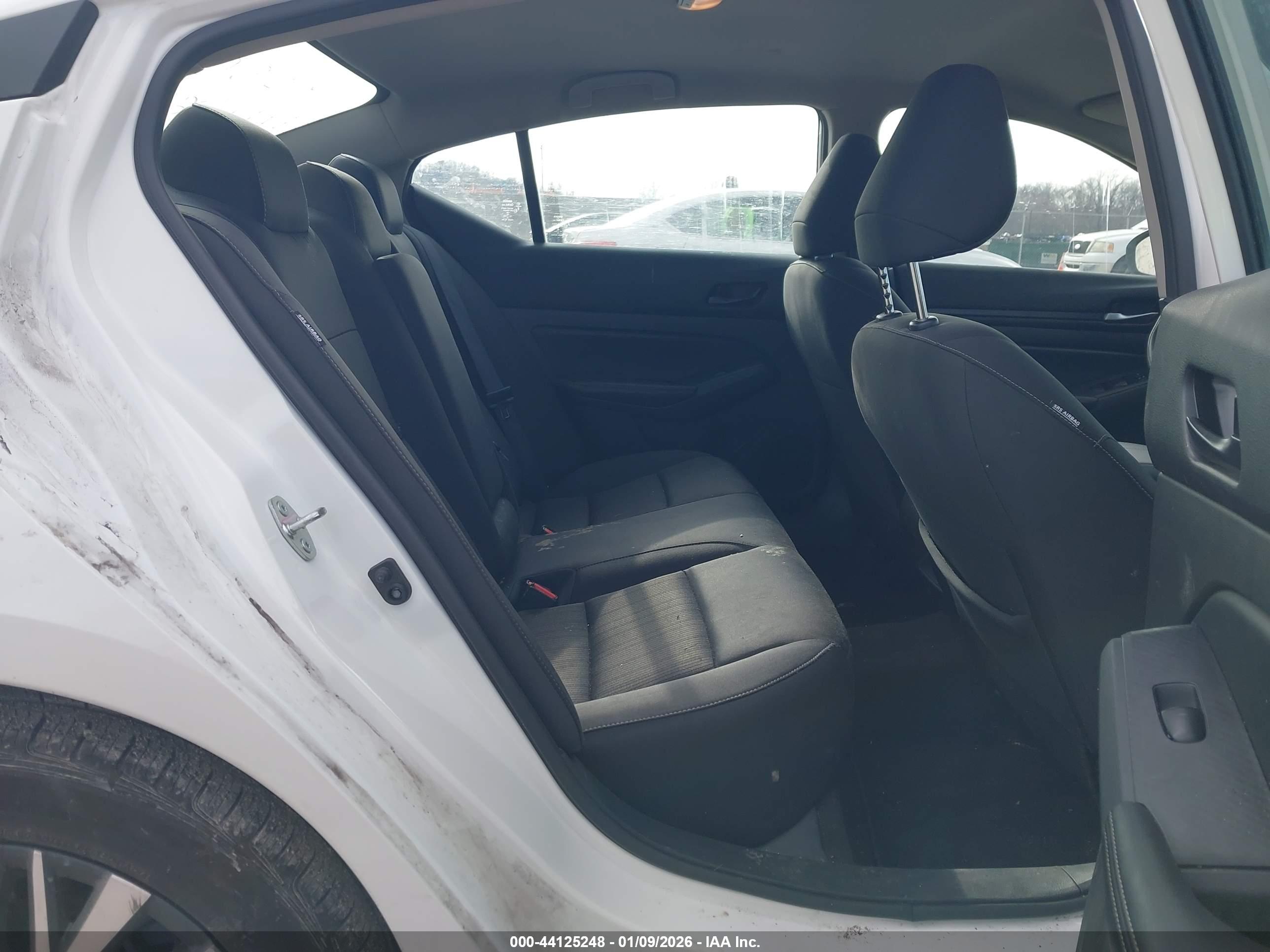 NISSAN ALTIMA image 8