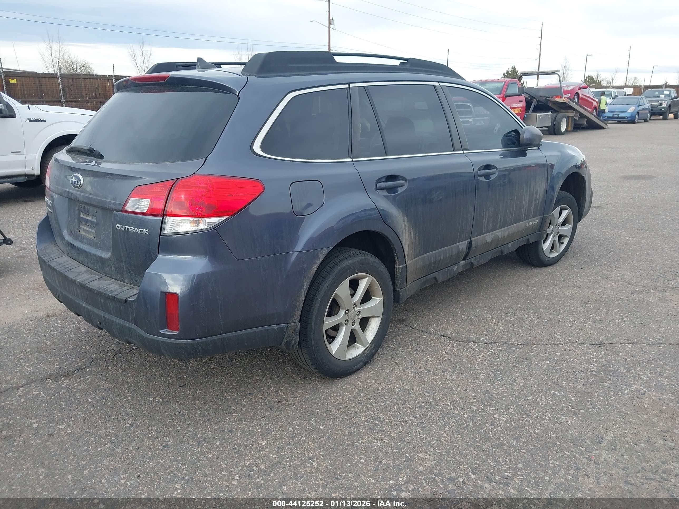 SUBARU OUTBACK image 4