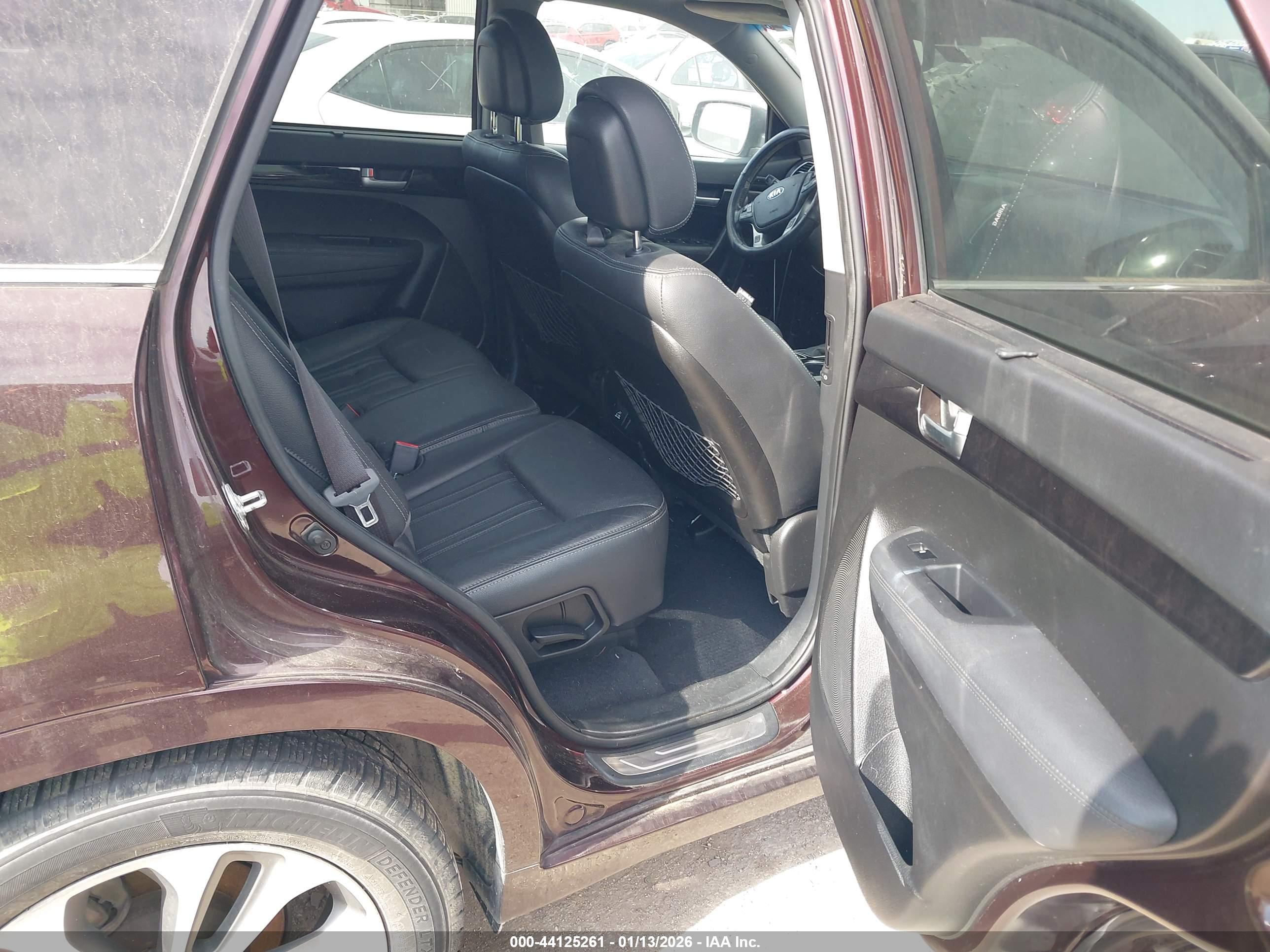 KIA SORENTO image 8