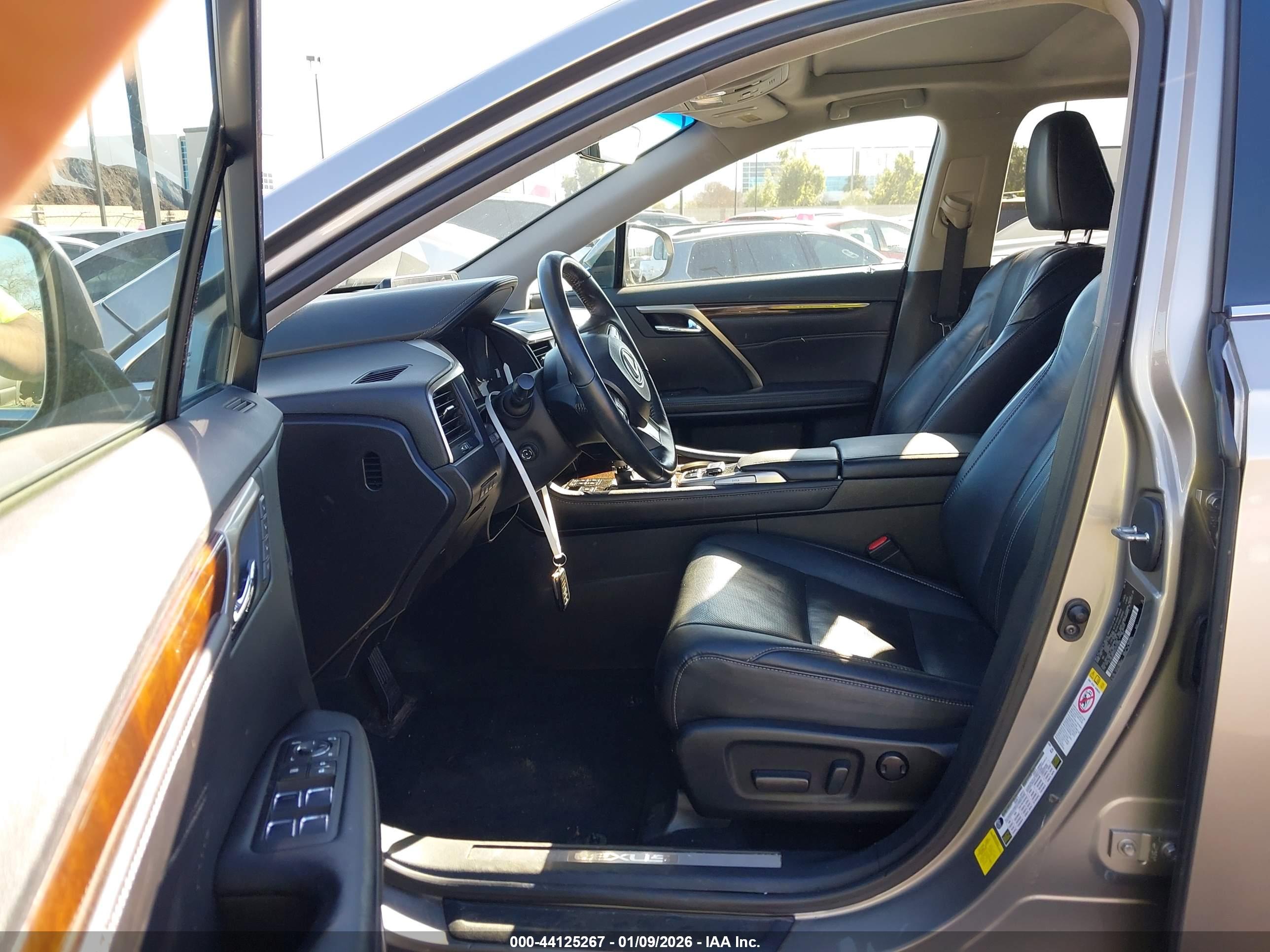 LEXUS RX image 5